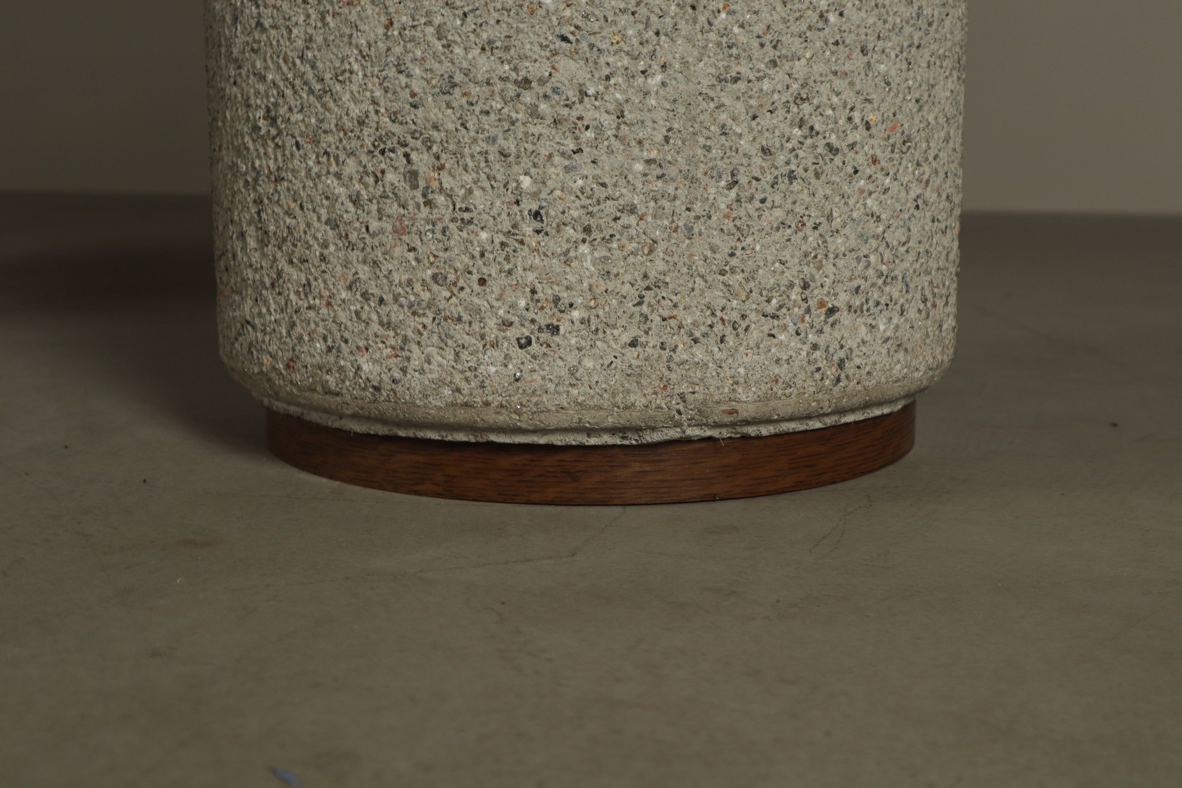 Giovanni_Offredi_“Paracarro”_dining_table_for_Saporiti_Italia,_1970s