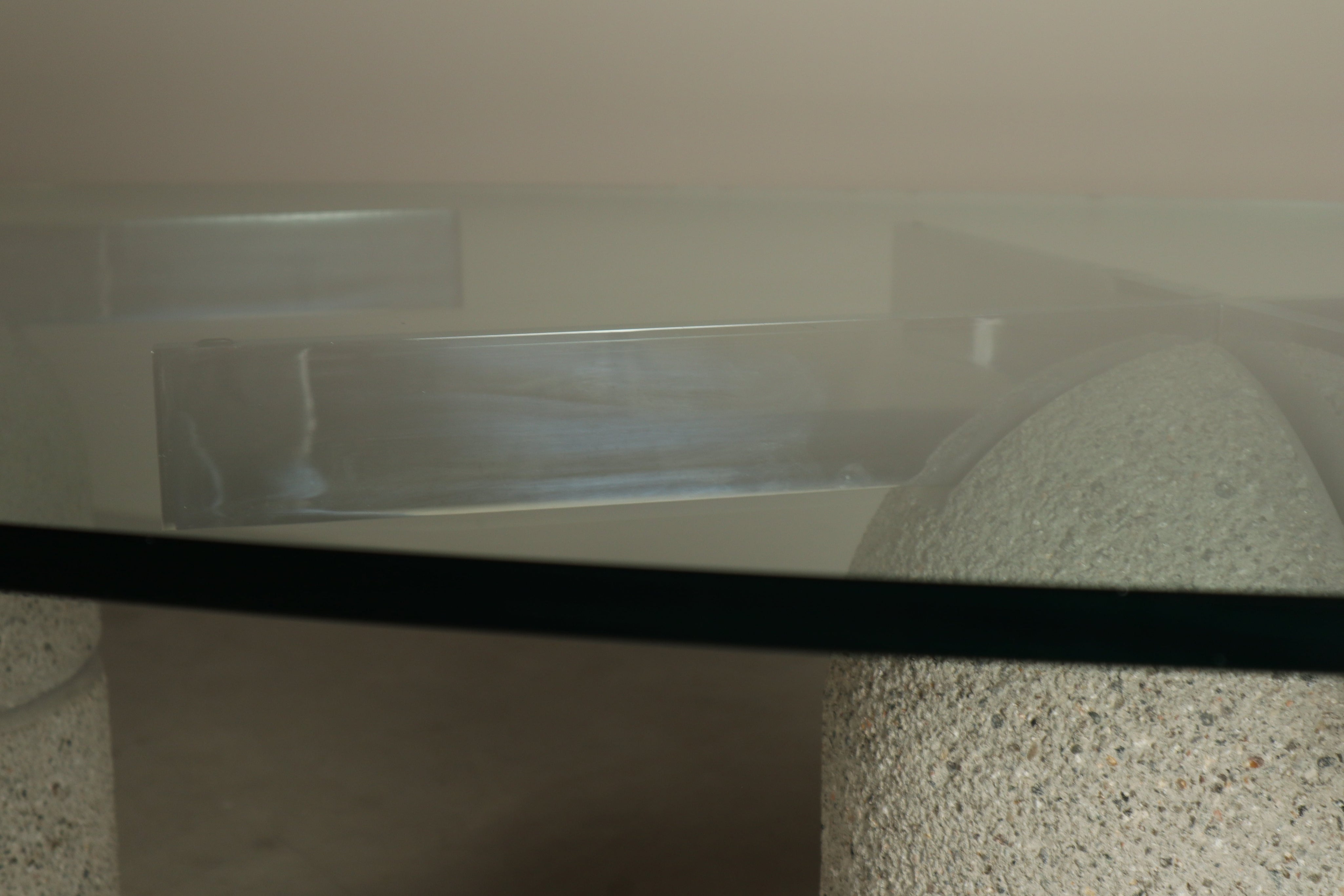 Giovanni_Offredi_“Paracarro”_dining_table_for_Saporiti_Italia,_1970s