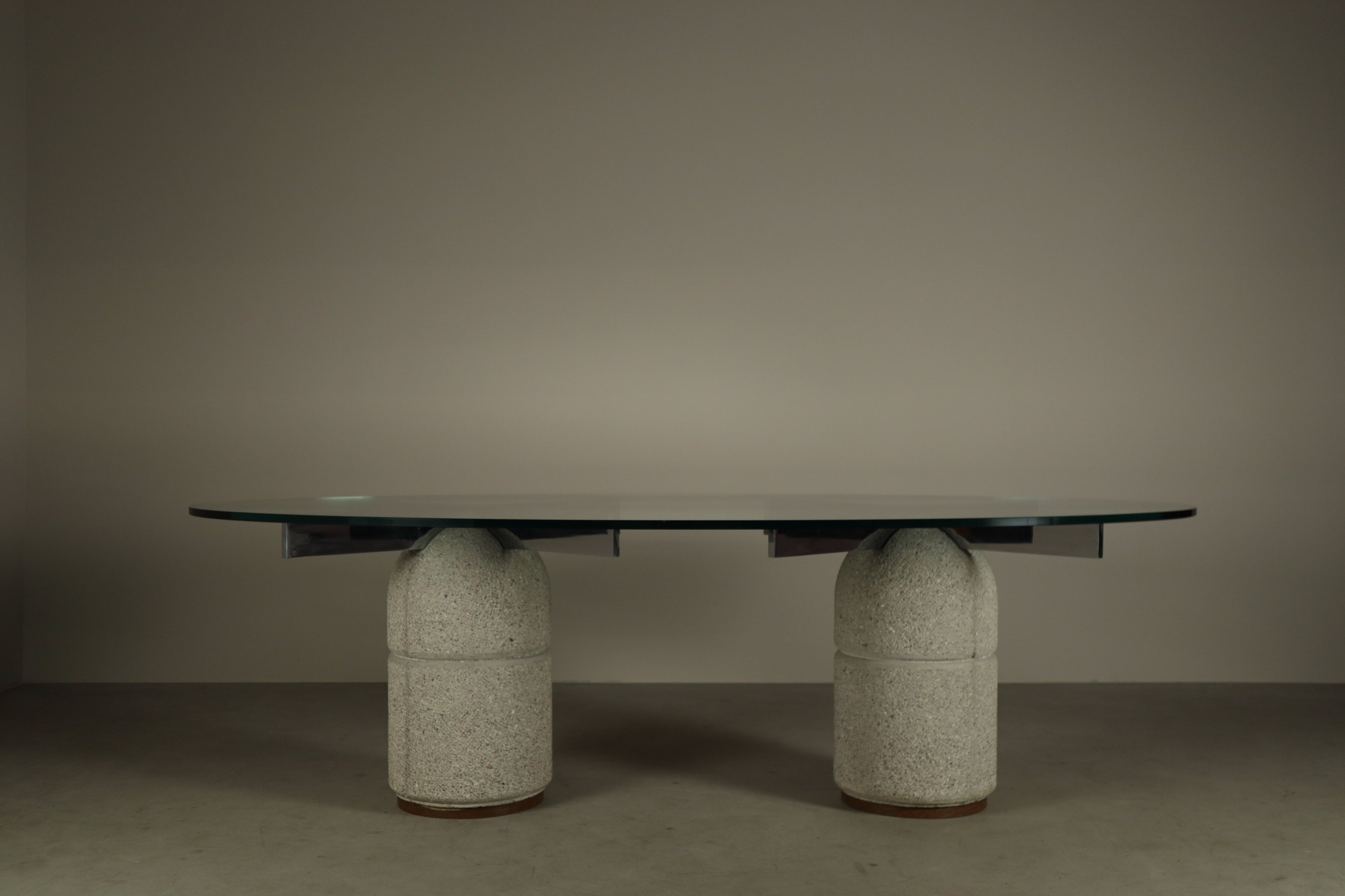 Giovanni_Offredi_“Paracarro”_dining_table_for_Saporiti_Italia,_1970s