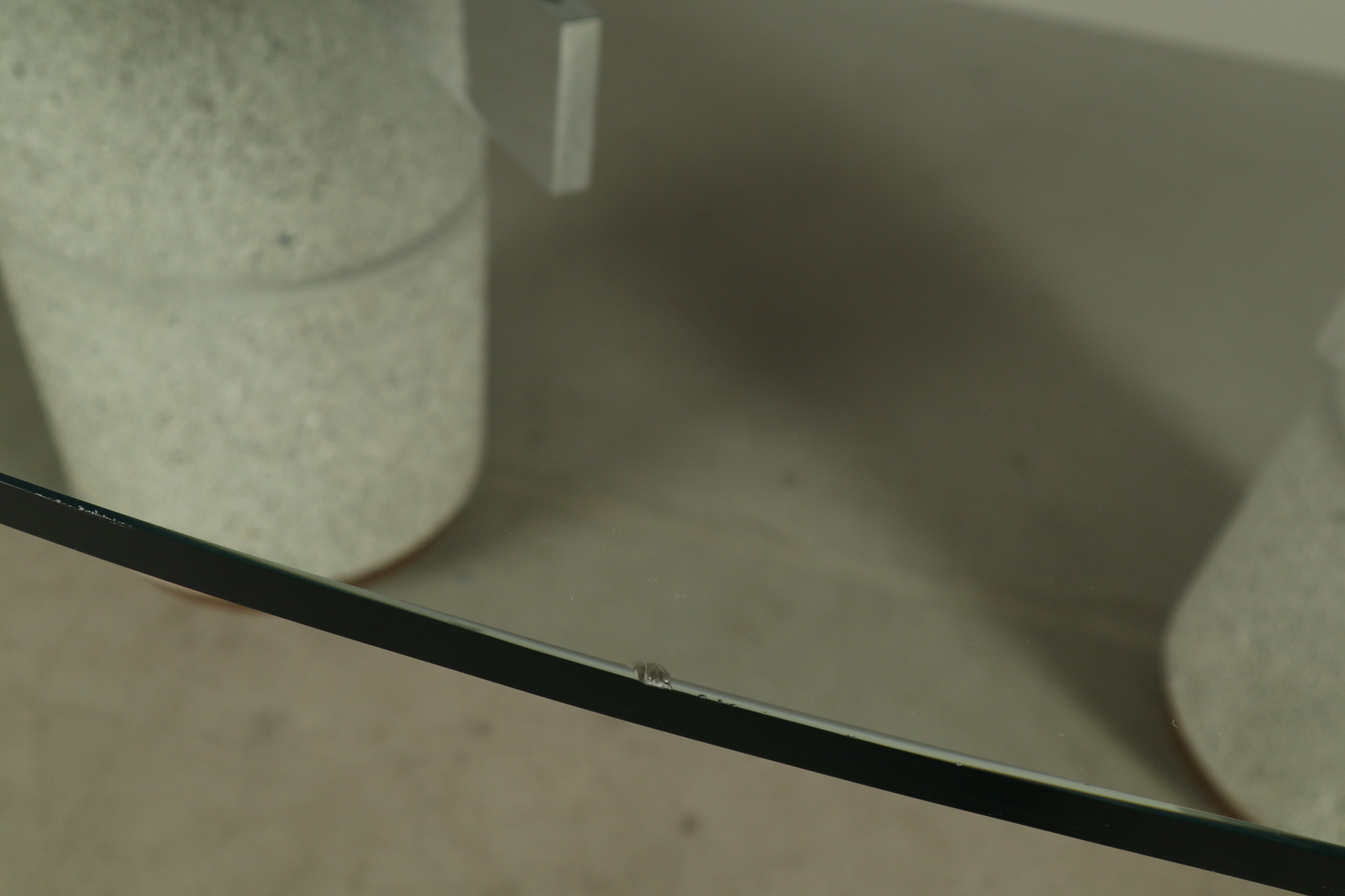 Giovanni_Offredi_“Paracarro”_dining_table_for_Saporiti_Italia,_1970s