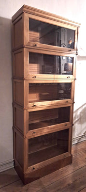 Oak_Barrister_Stacking_Bookcase_in_Globe_Wernicke_Style,_circa_1920