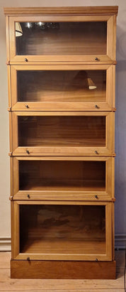 Oak_Barrister_Stacking_Bookcase_in_Globe_Wernicke_Style,_circa_1920