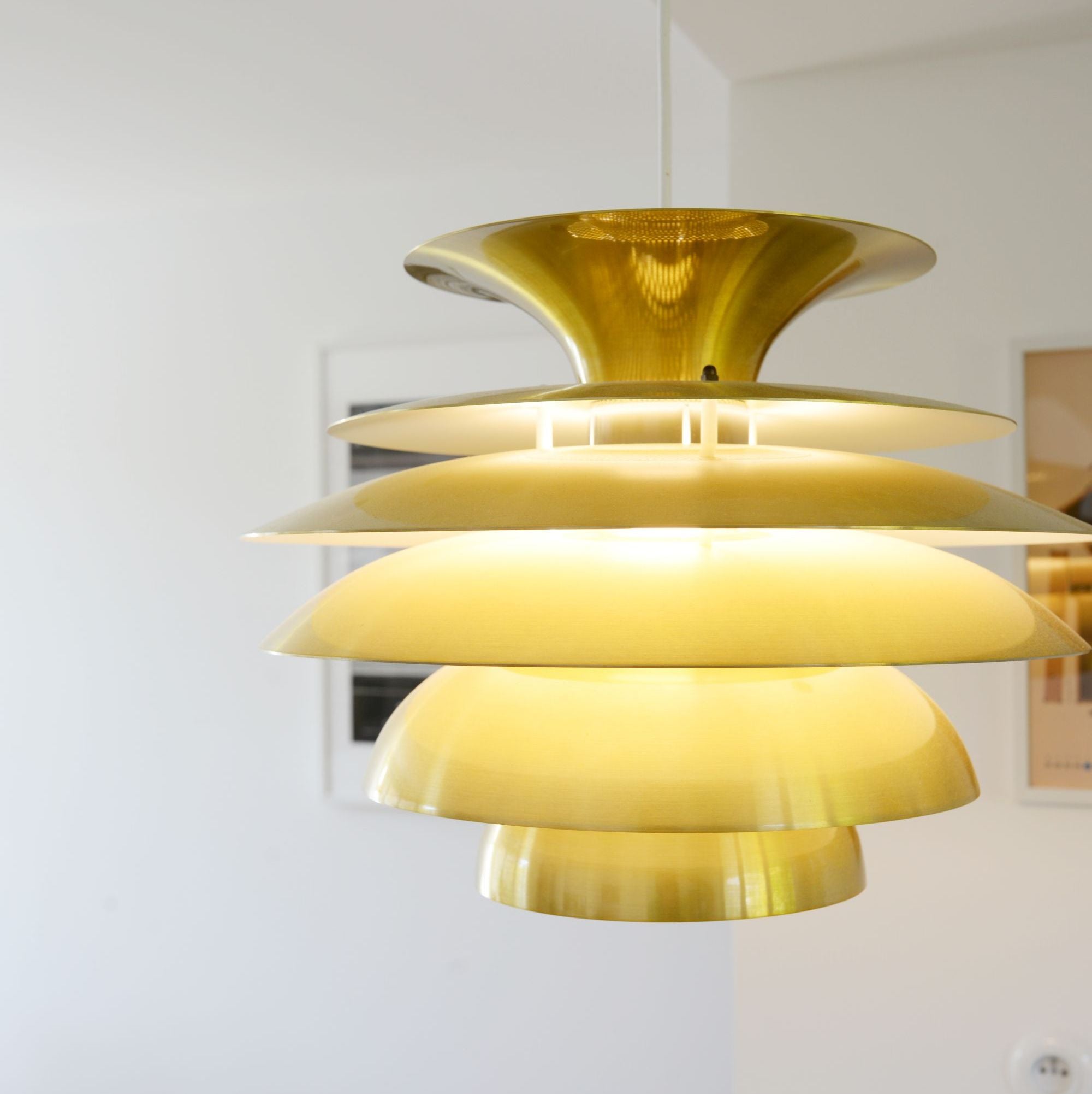 Scandinavian_Gold_Faceted_Pendant_Lamp,_1970s