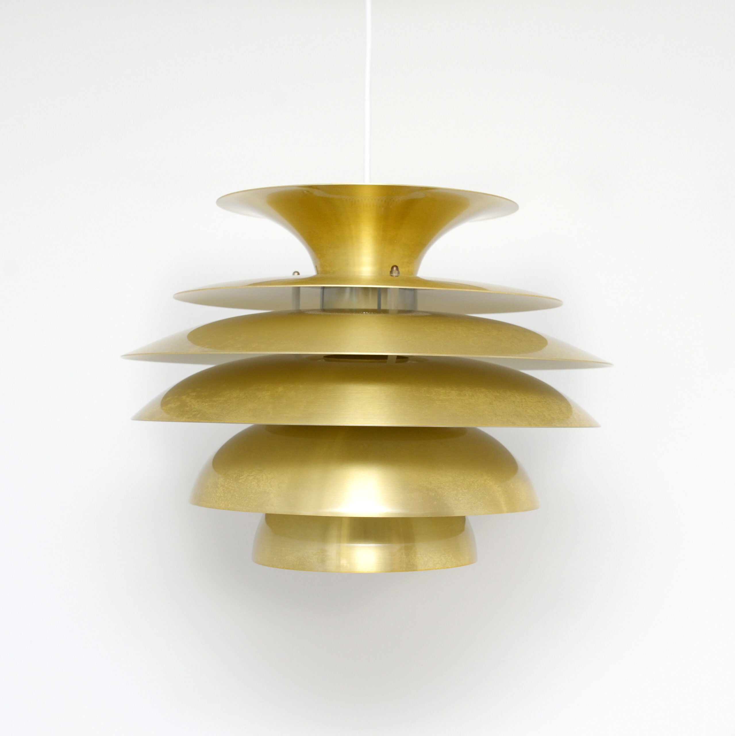 Scandinavian_Gold_Faceted_Pendant_Lamp,_1970s