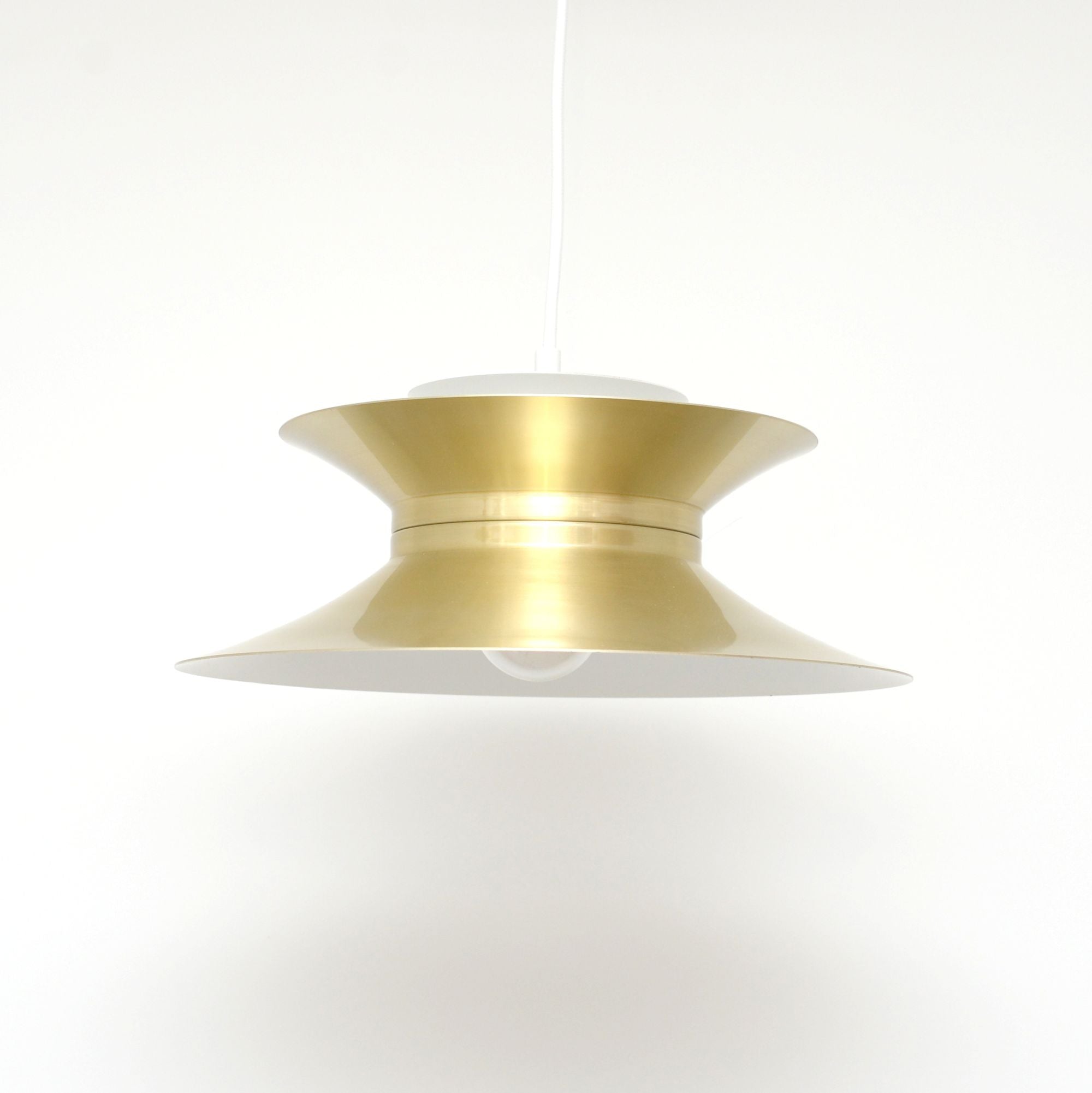Scandinavian_Gold_Multi_Shade_Pendant_Lamp,_1970s