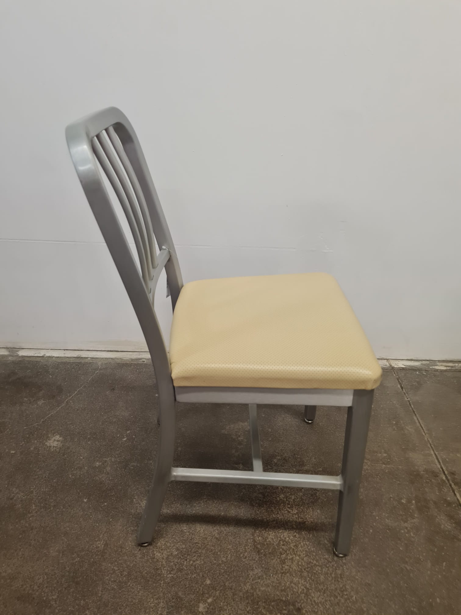 Good_Form,_Alu_chair,_USA_50ies