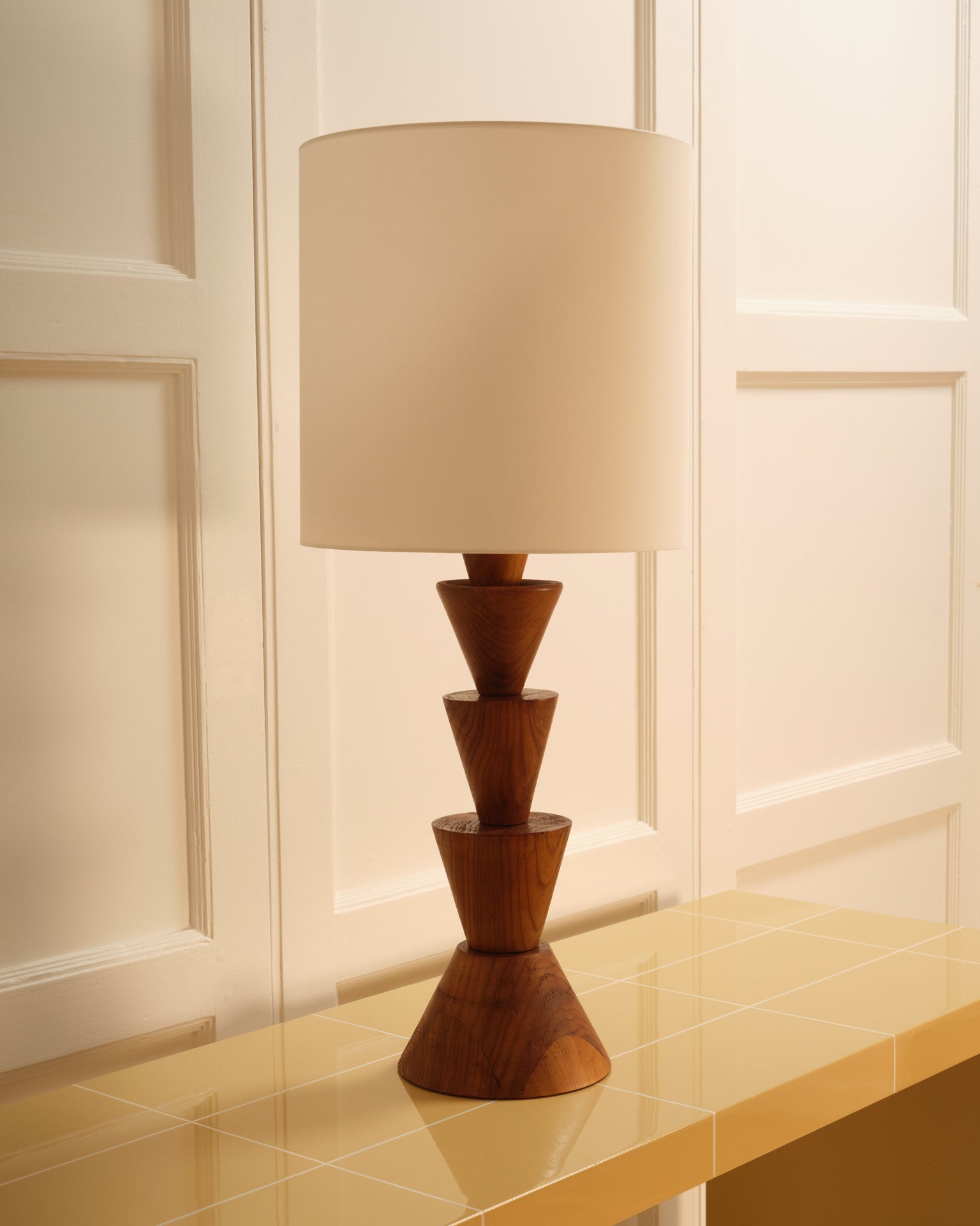 Handcrafted_Graphic_wooden_lamp