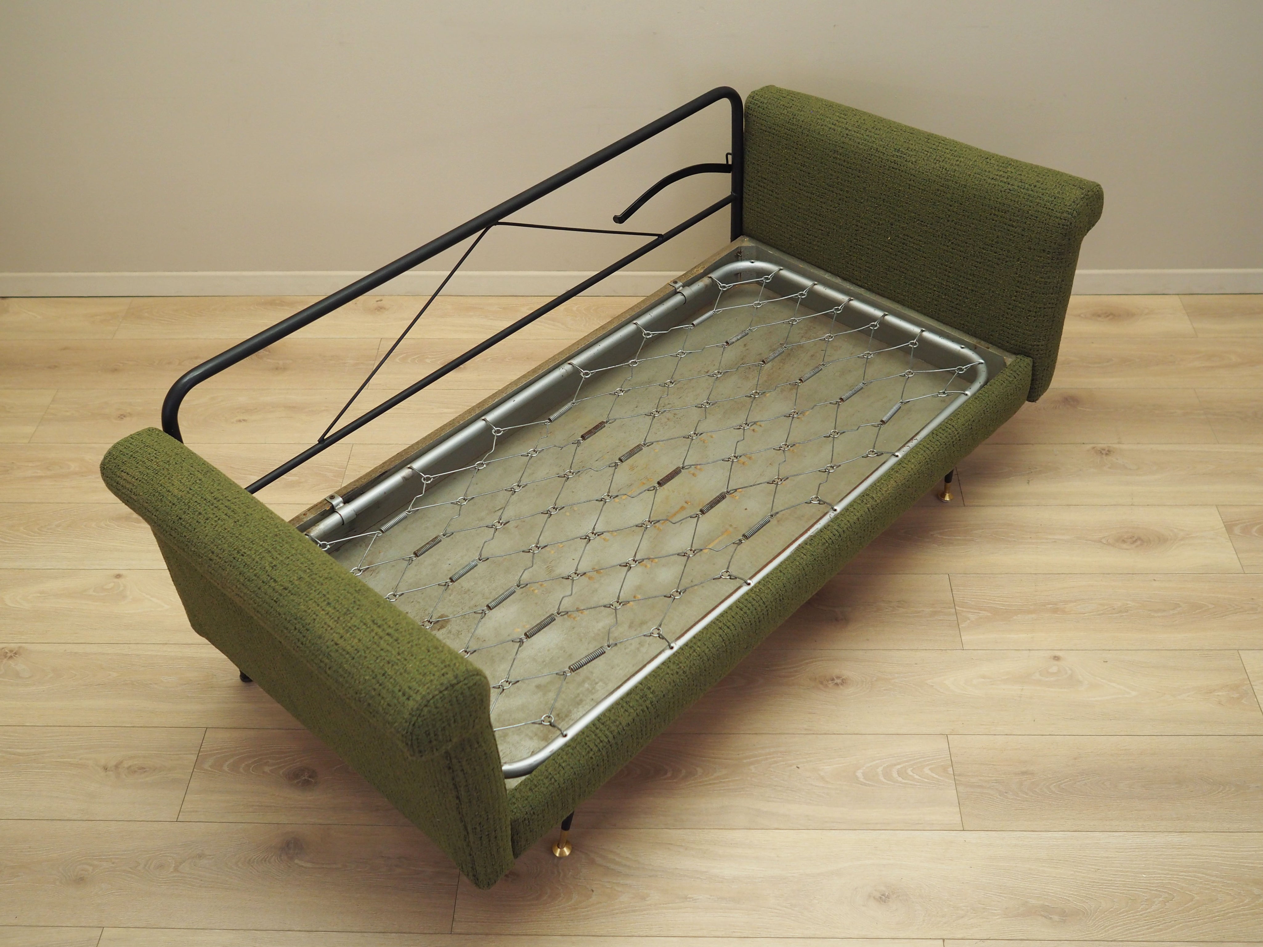 Green_Sofa,_Metal_and_Fabric,_1960s,_Italy