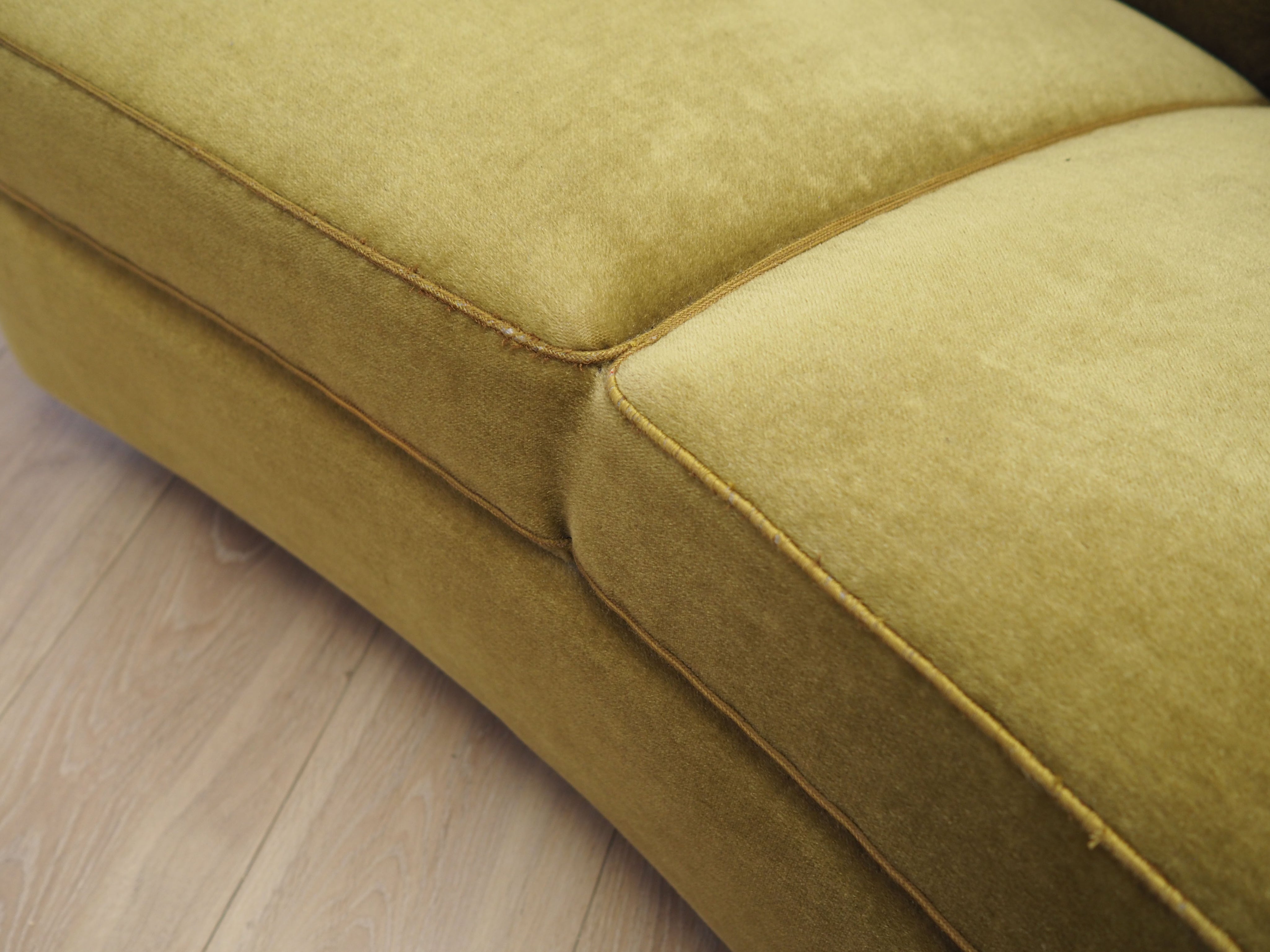 Green_velour_sofa,_Danish_design,_1960s,_production:_Denmark