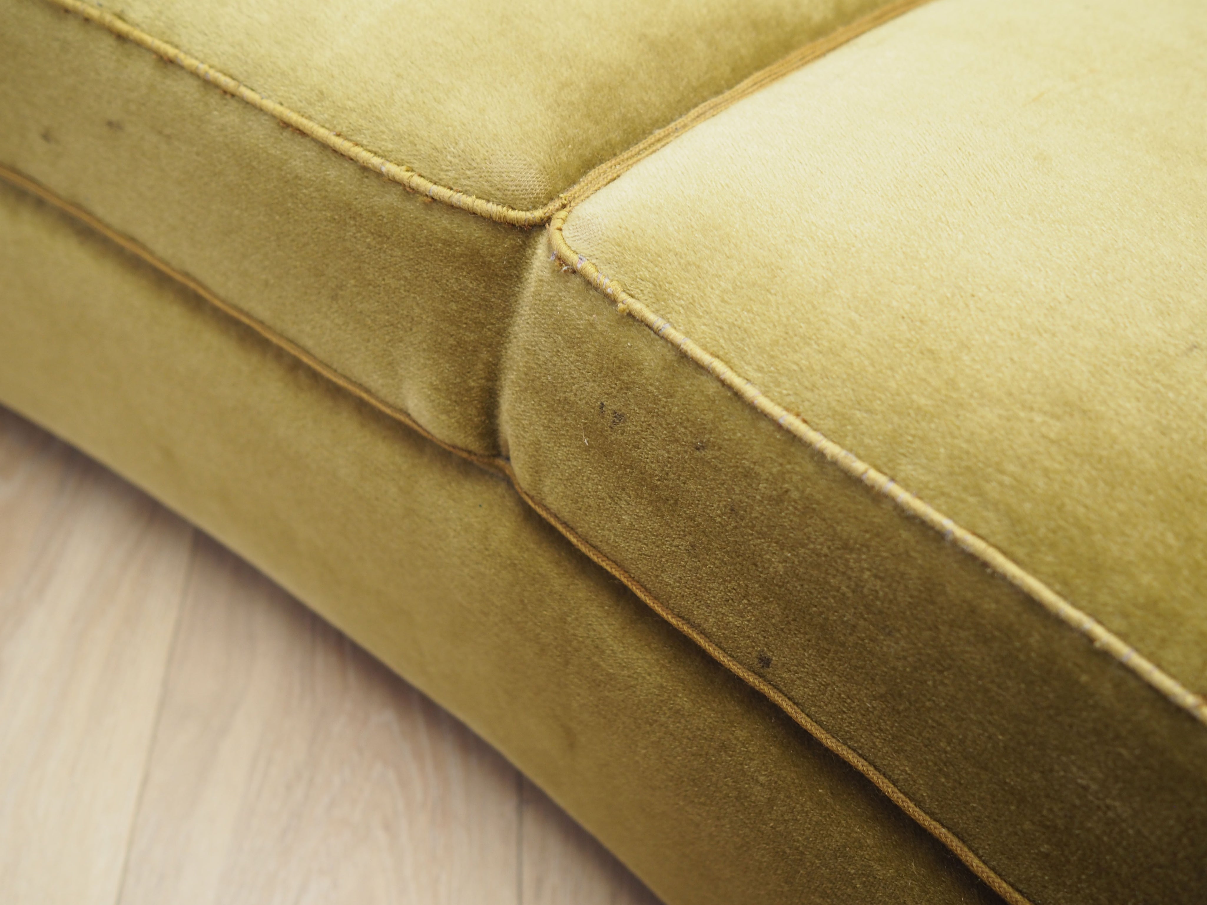 Green_velour_sofa,_Danish_design,_1960s,_production:_Denmark