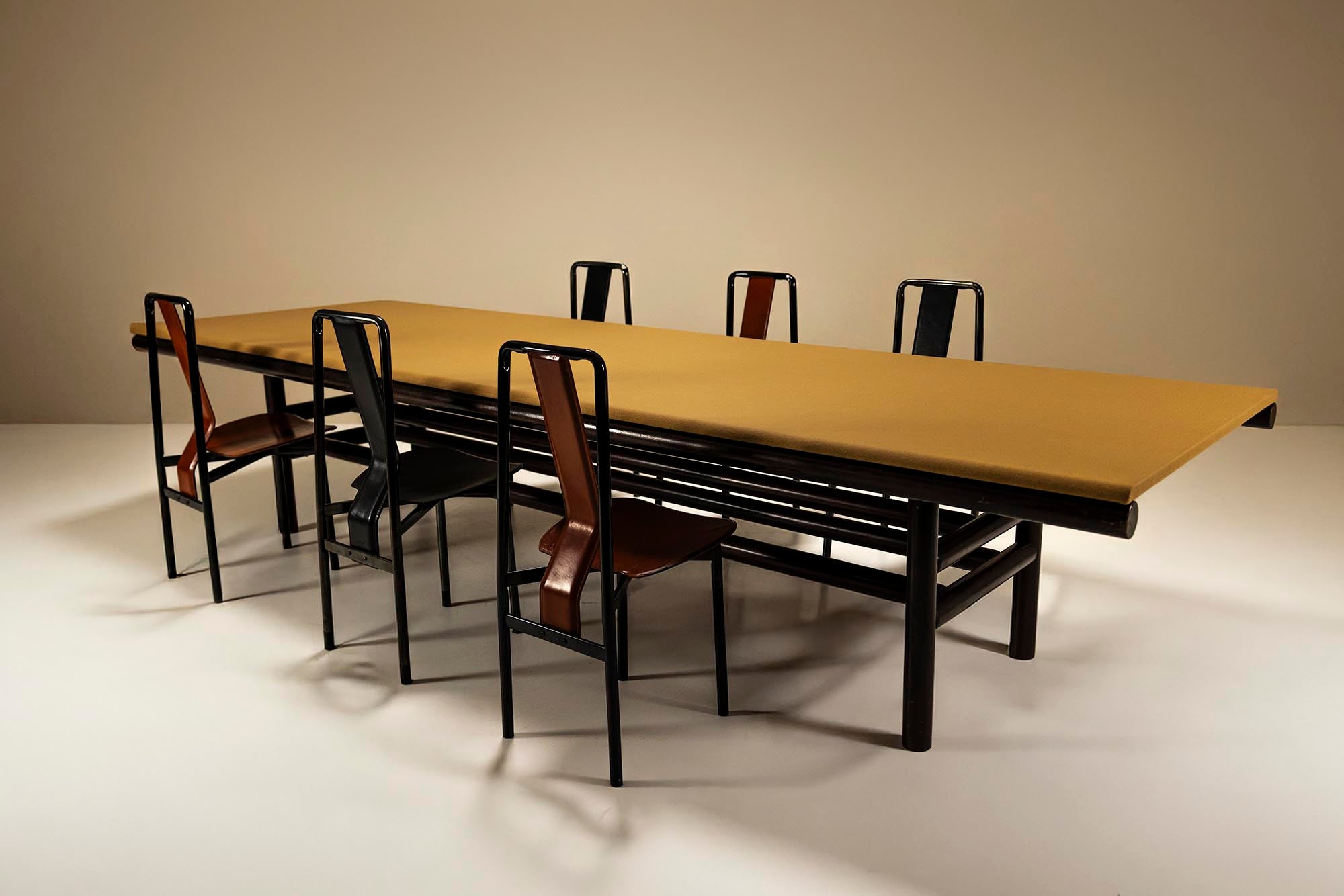 'Gritti'_Dining_Table_by_Carlo_Scarpa_for_Simon,_Italy