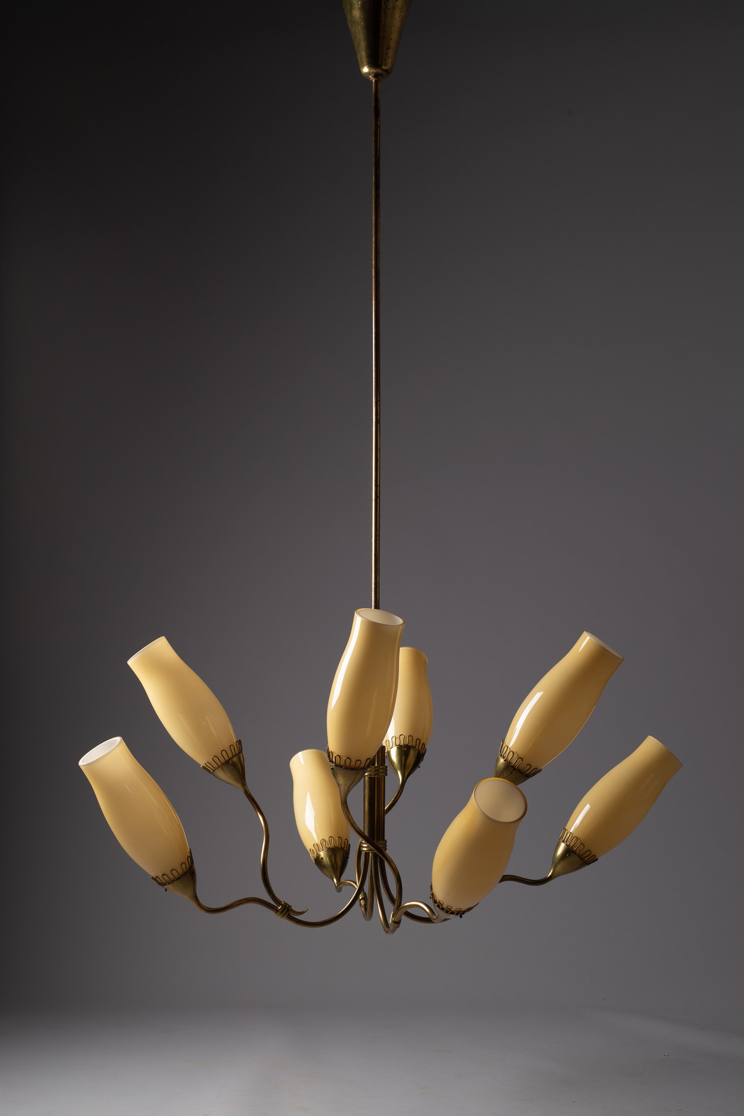 Model_51110_Eight-Light_Chandelier_by_Gunnel_Nyman_for_Idman_Oy,_1950s