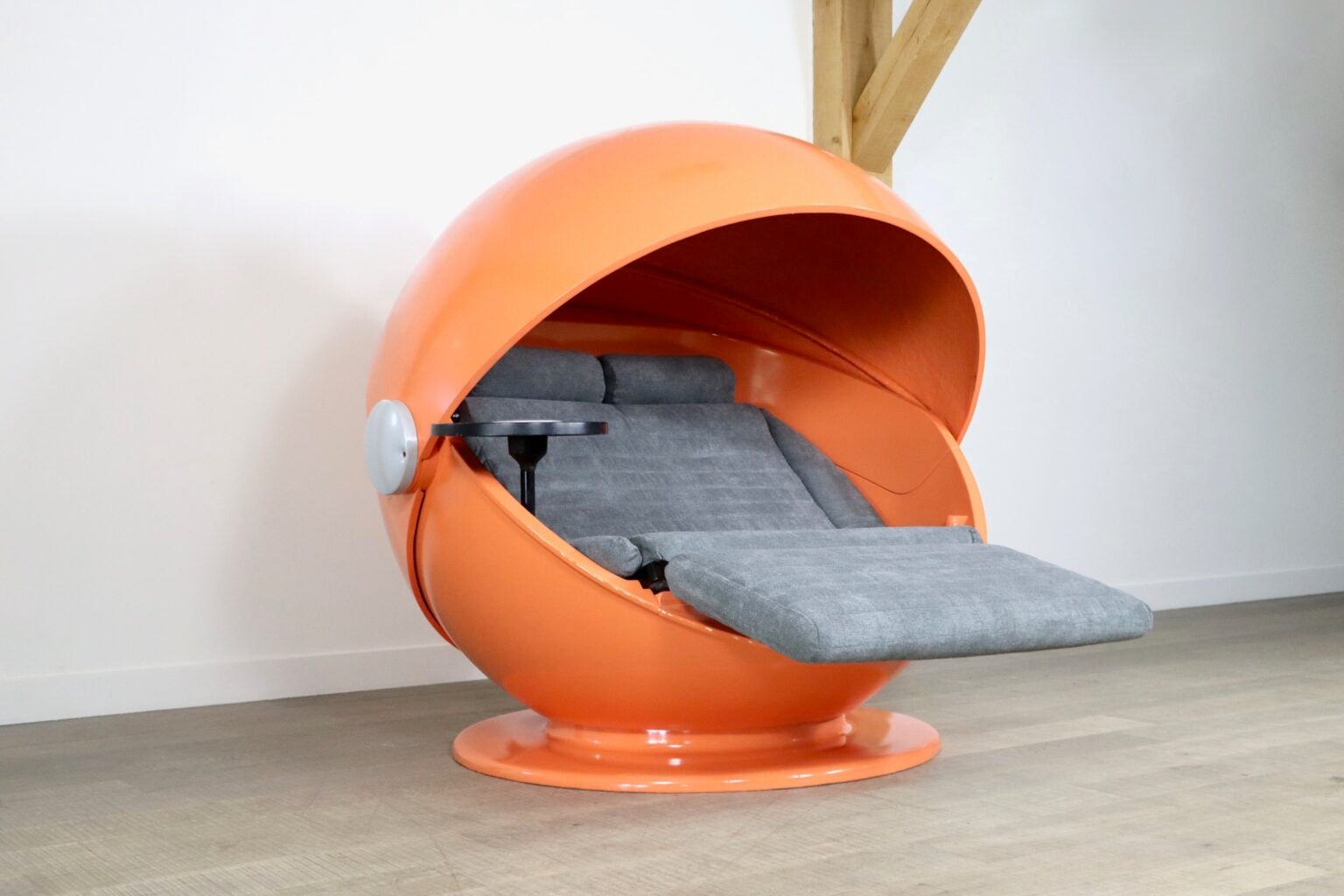 Günter_Ferdinand_Ris_&_Herbert_Selldorf_“Sunball”_Chair_for_Rosenthal,_1969