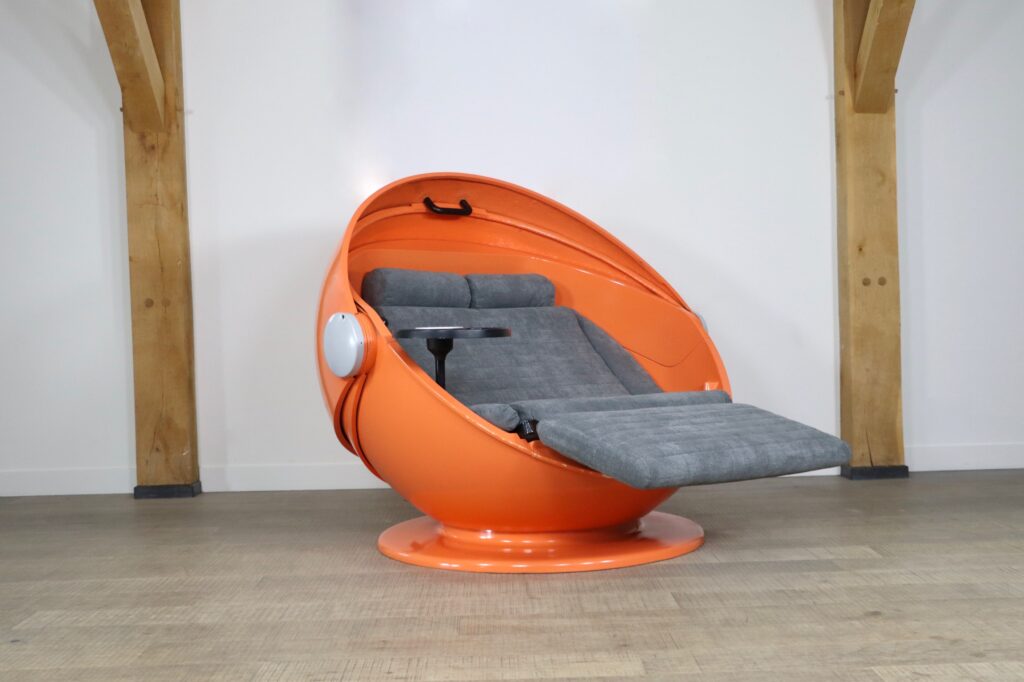Günter_Ferdinand_Ris_&_Herbert_Selldorf_“Sunball”_Chair_for_Rosenthal,_1969