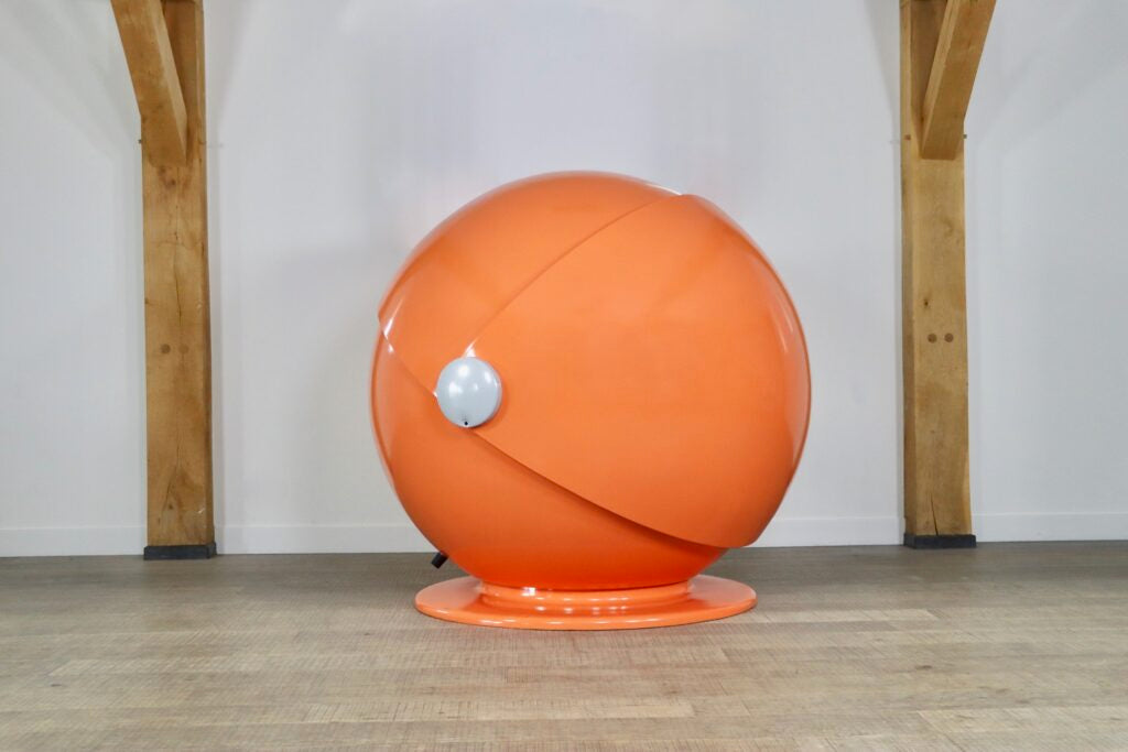 Günter_Ferdinand_Ris_&_Herbert_Selldorf_“Sunball”_Chair_for_Rosenthal,_1969
