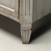 Gustavian_Chest_of_Drawers,_Gray_Paint,_1800s_Sweden