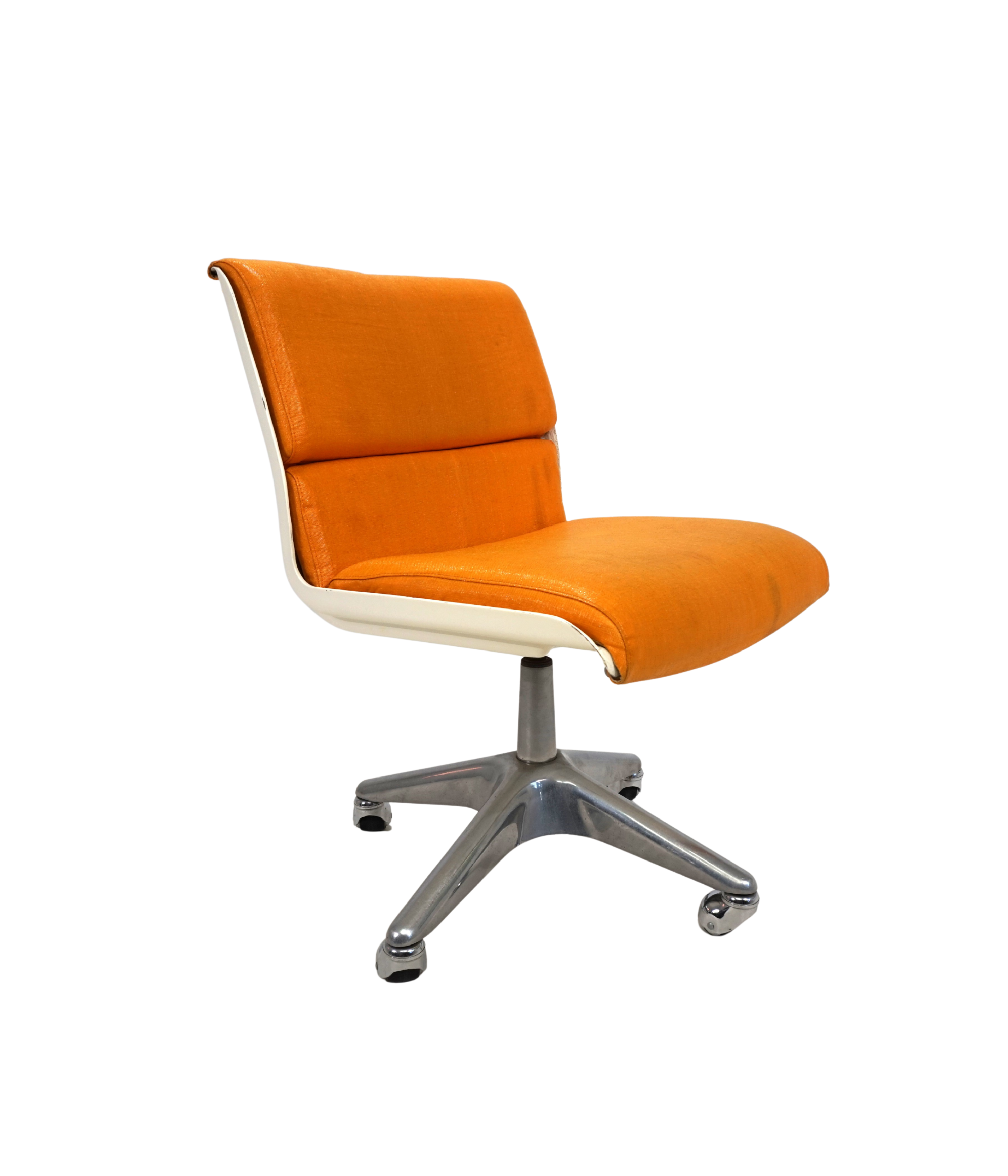 Haimi_Space_Age_swivel_chair_by_Yrjo_Kukkapuro,_1960