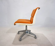 Haimi_Space_Age_swivel_chair_by_Yrjo_Kukkapuro,_1960