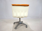 Haimi_Space_Age_swivel_chair_by_Yrjo_Kukkapuro,_1960