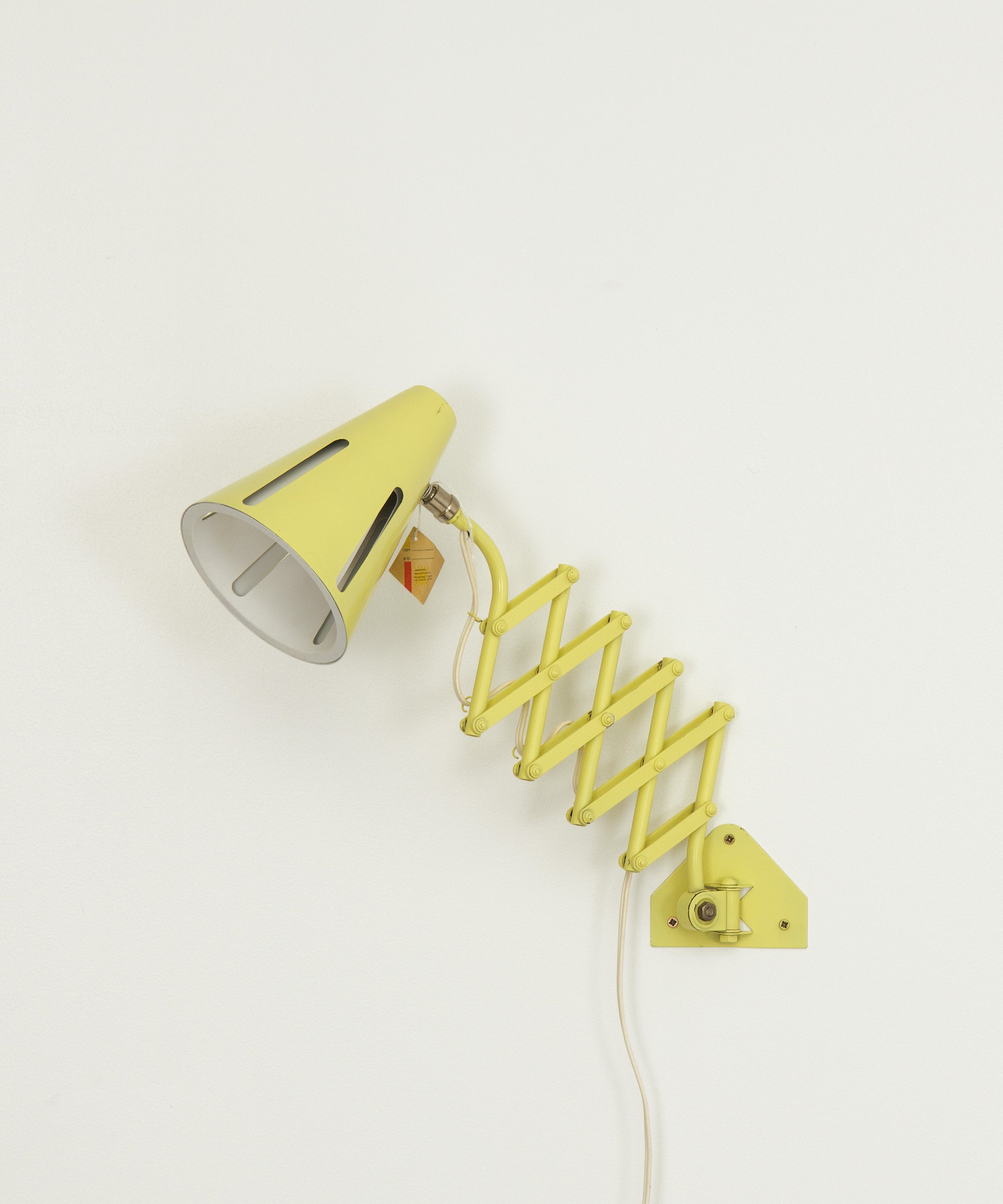 Scissor_Wall_Lamp_by_H._Busquet_for_HALA_Zeist,_1950s,_Netherlands