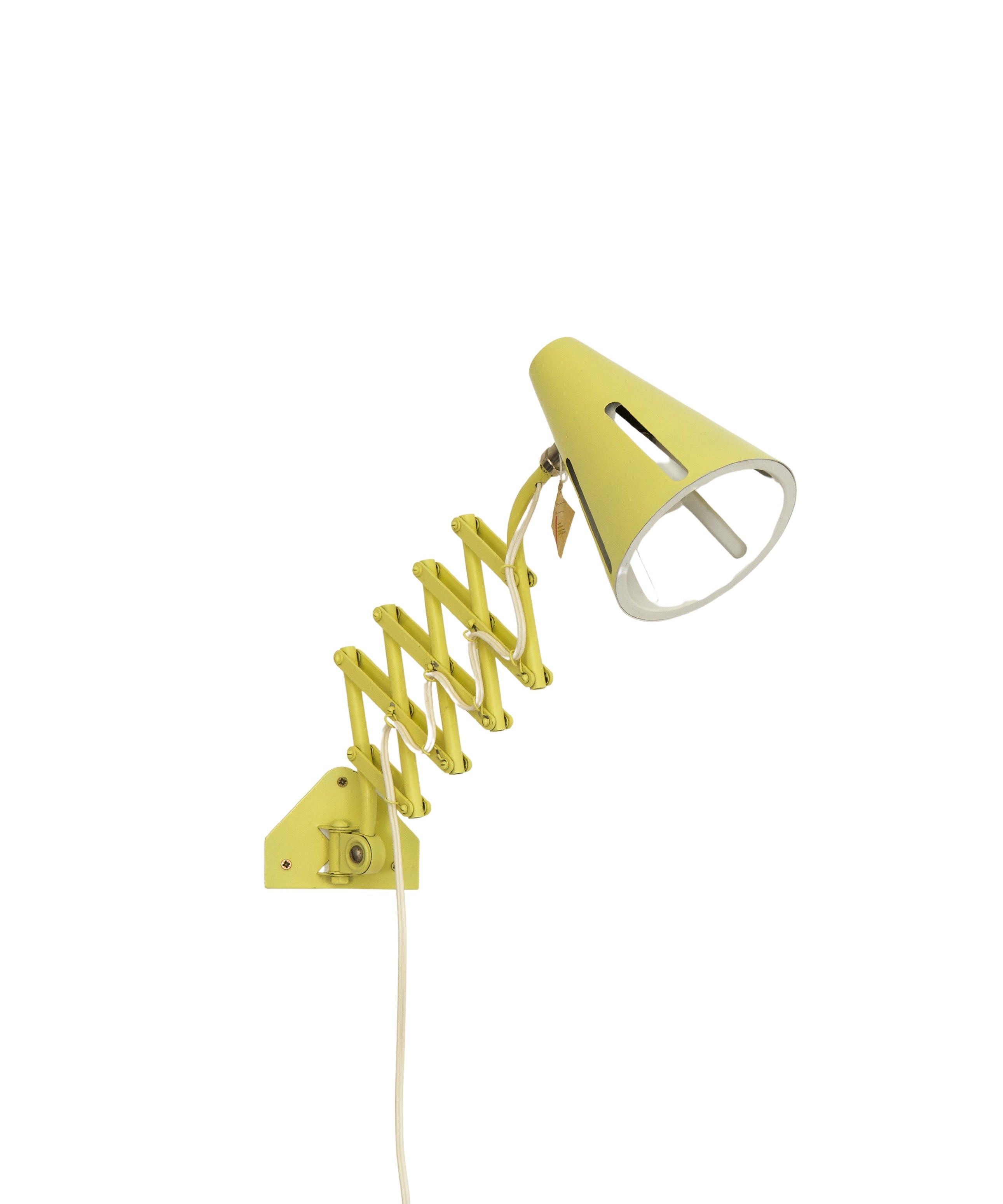 Scissor_Wall_Lamp_by_H._Busquet_for_HALA_Zeist,_1950s,_Netherlands