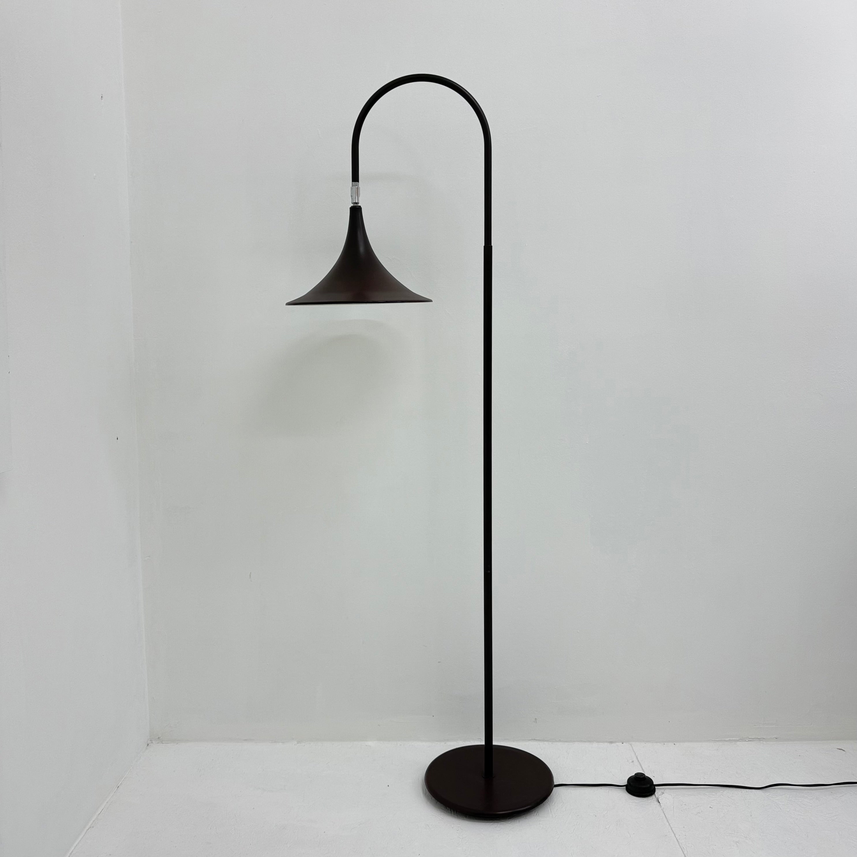 Hala_Zeist_“Trumpet”_Floor_Lamp_in_Brown_Metal,_Netherlands_1970s
