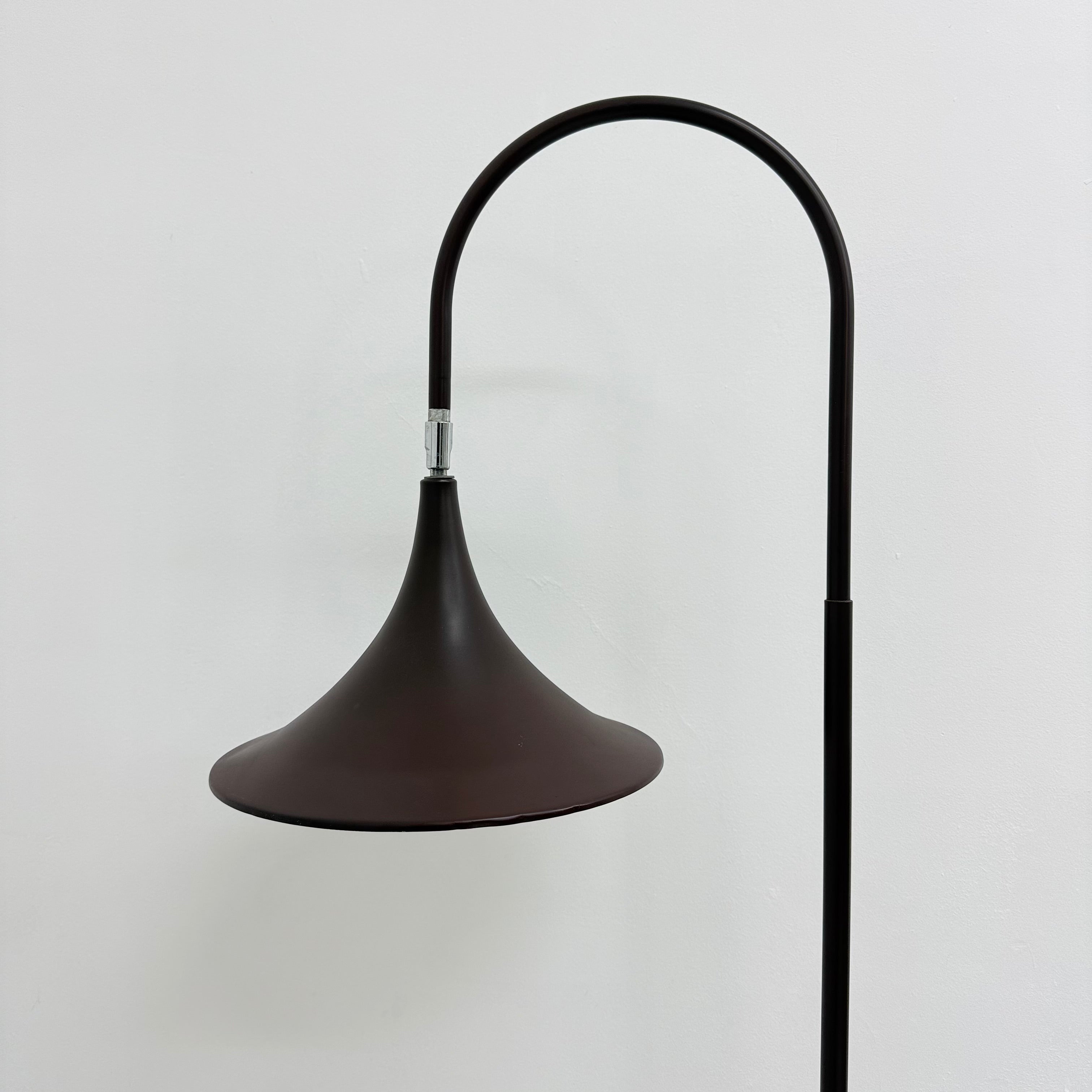 Hala_Zeist_“Trumpet”_Floor_Lamp_in_Brown_Metal,_Netherlands_1970s