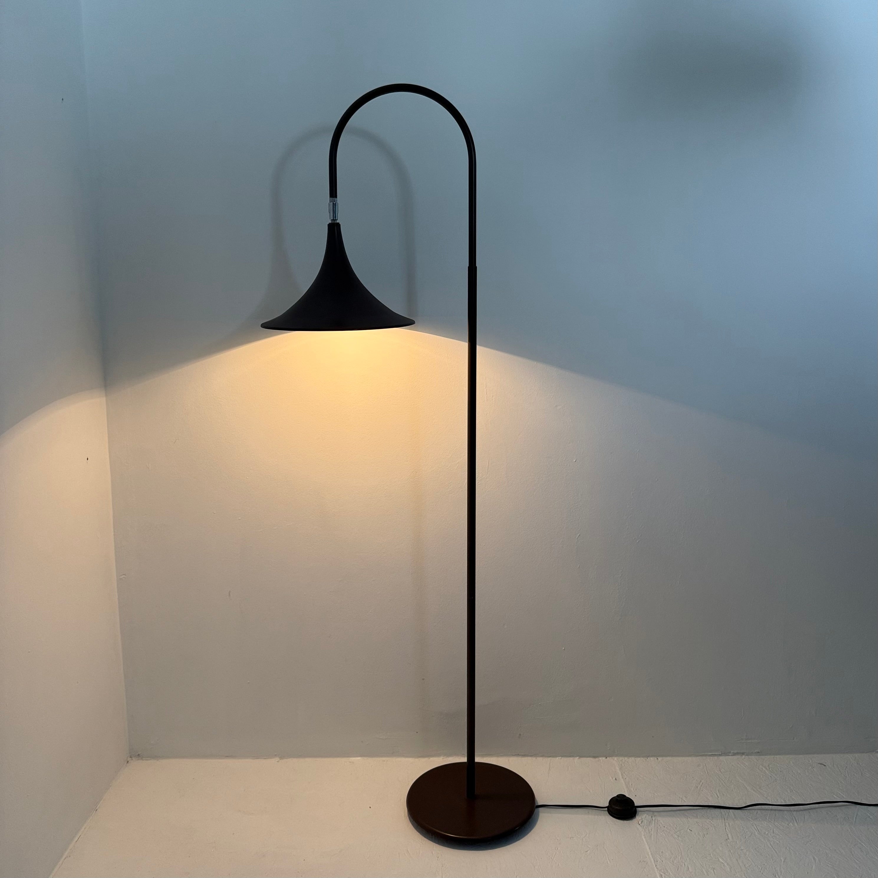 Hala_Zeist_“Trumpet”_Floor_Lamp_in_Brown_Metal,_Netherlands_1970s