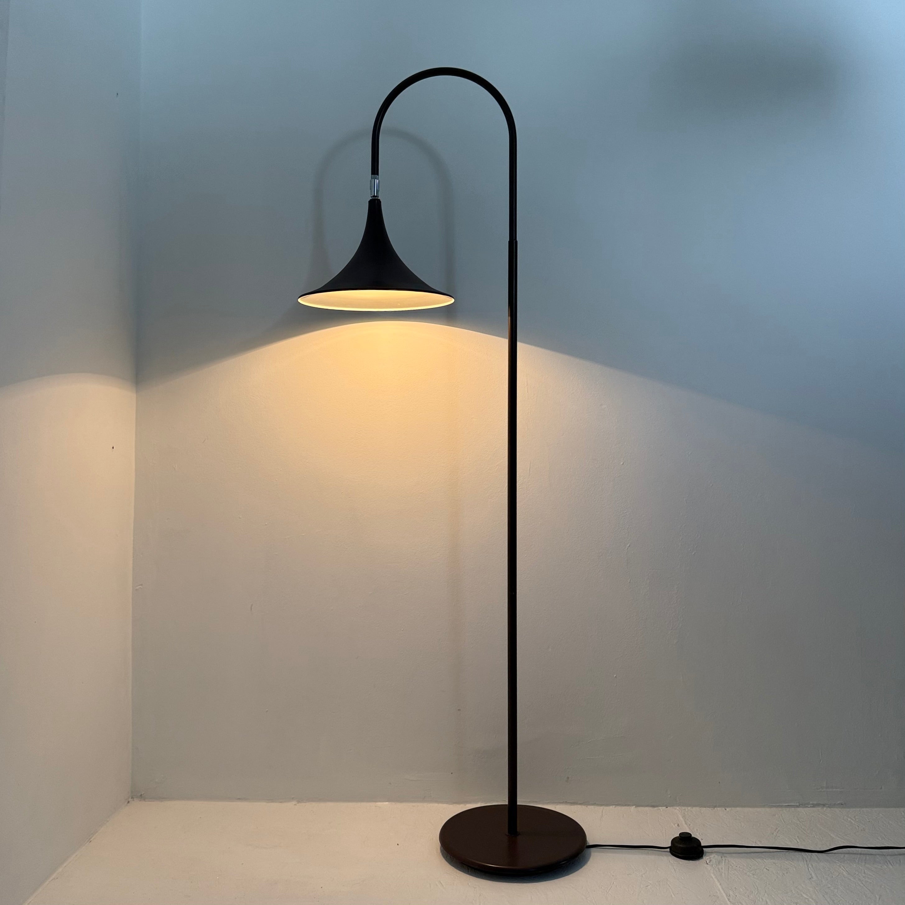 Hala_Zeist_“Trumpet”_Floor_Lamp_in_Brown_Metal,_Netherlands_1970s