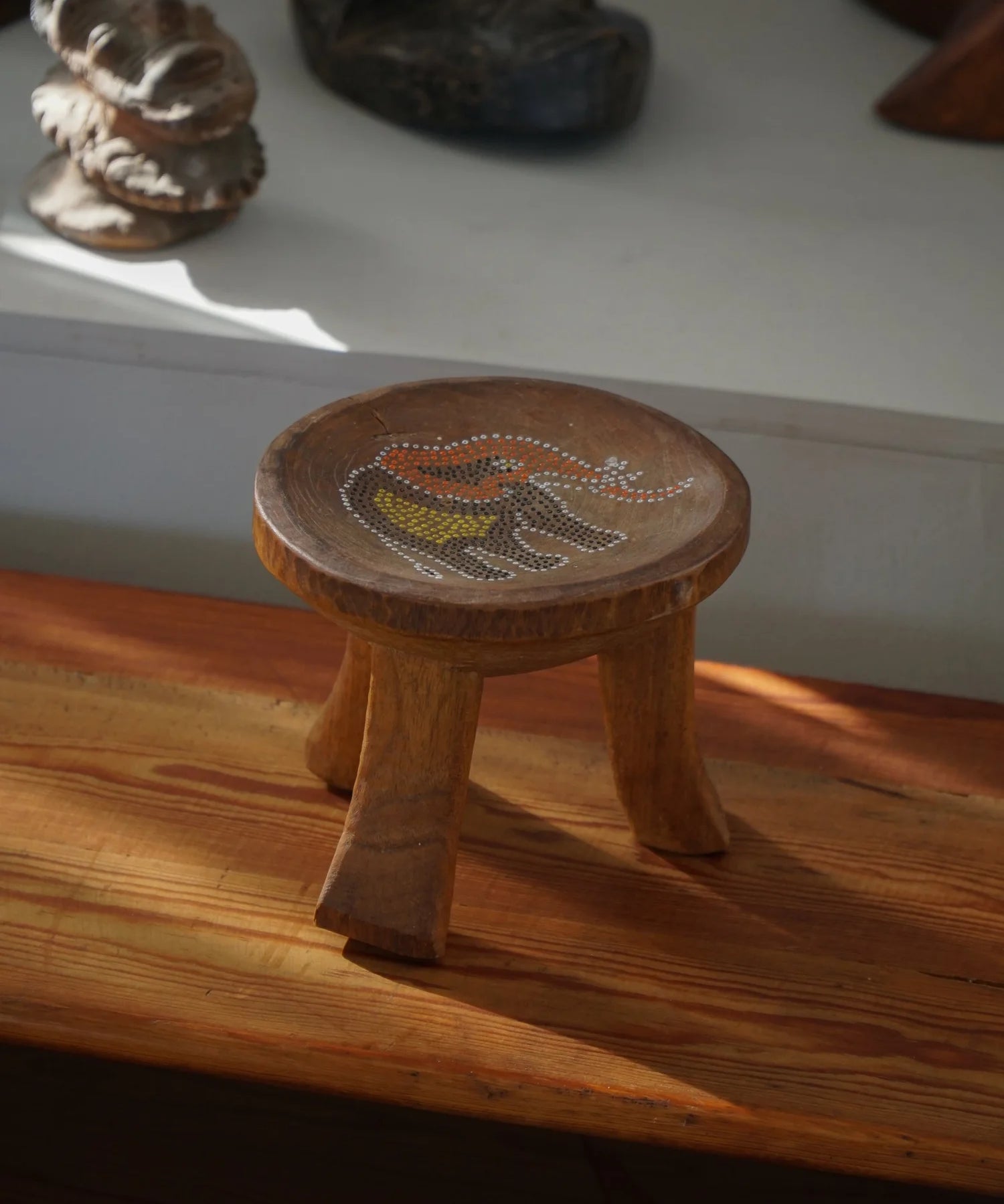 Hand_Carved_African_Kamba_Tripod_Stool_with_Elephant_Motif,_Kenya