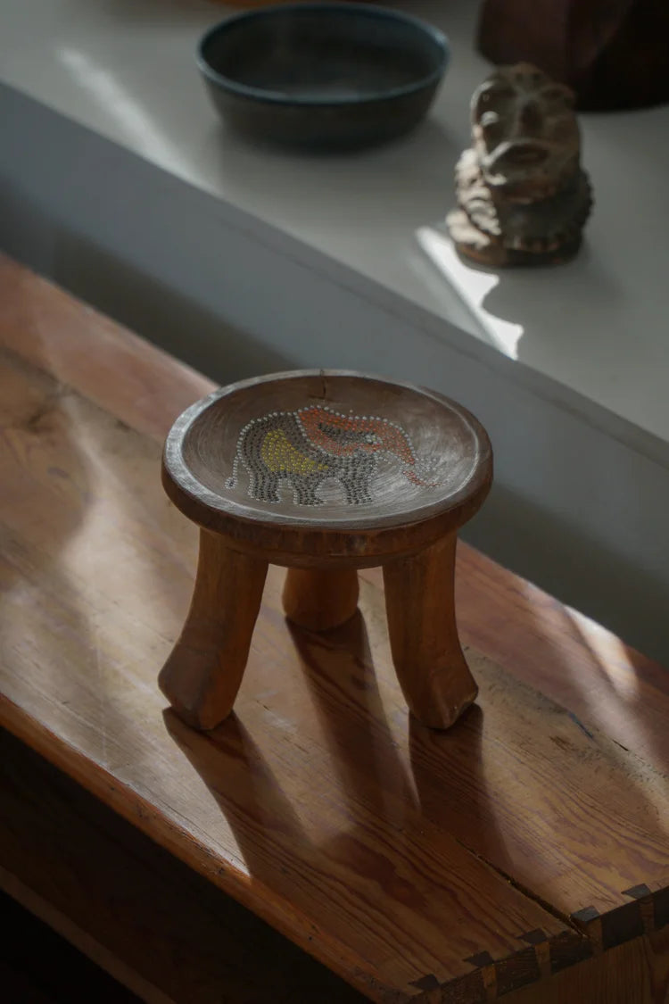 Hand_Carved_African_Kamba_Tripod_Stool_with_Elephant_Motif,_Kenya