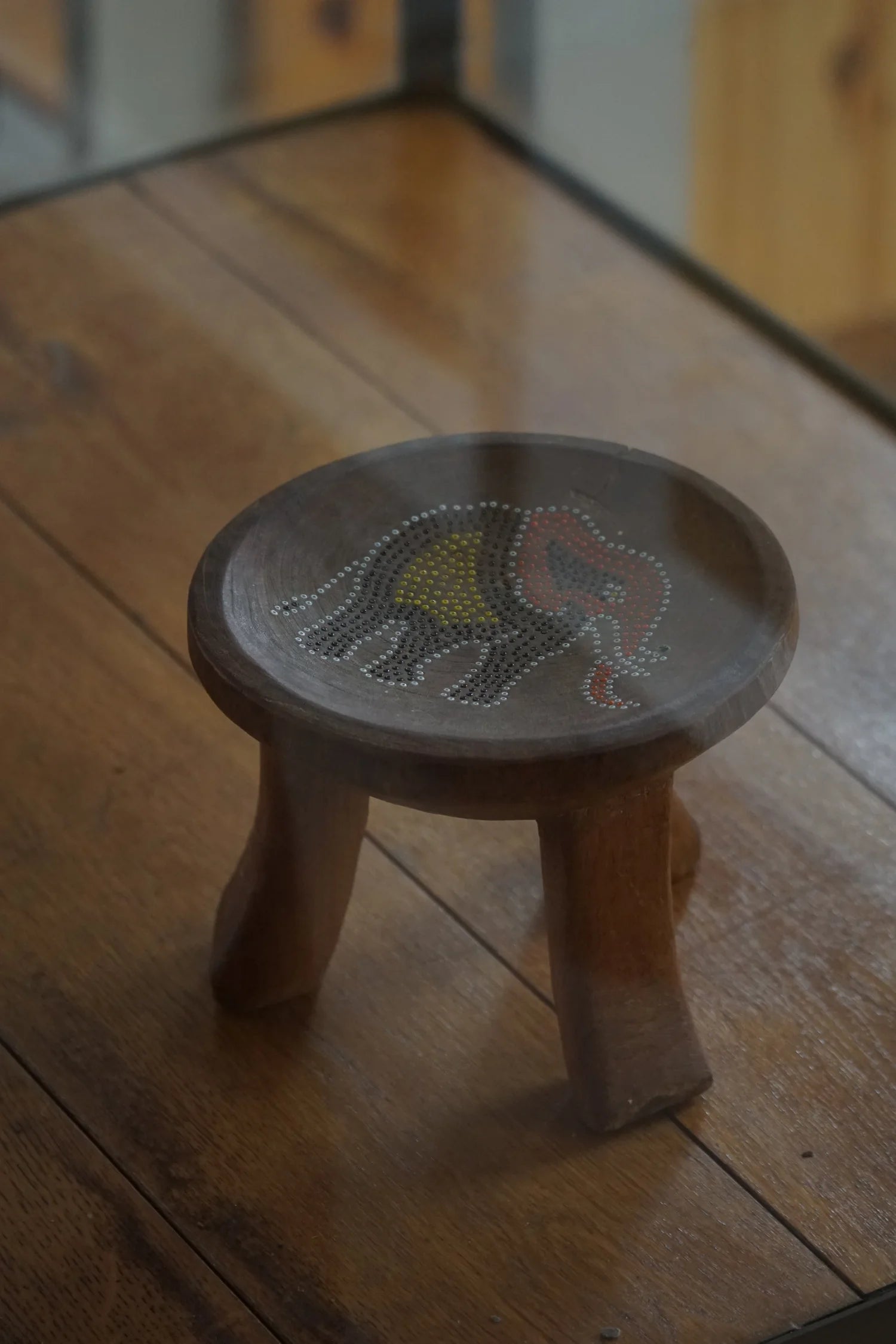 Hand_Carved_African_Kamba_Tripod_Stool_with_Elephant_Motif,_Kenya