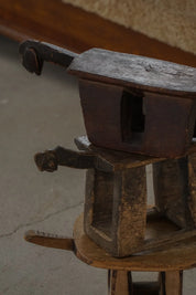 Hand_Carved_African_Lobi_Stool_in_Solid_Wood,_Burkina_Faso