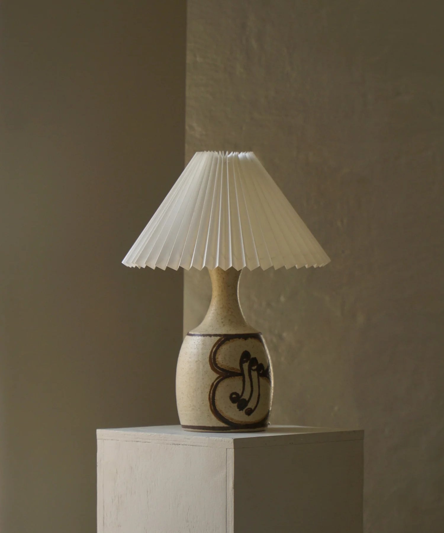 Hand_Painted_Danish_Stoneware_Table_Lamp,_Scandinavian_Studio_Ceramic_Lighting