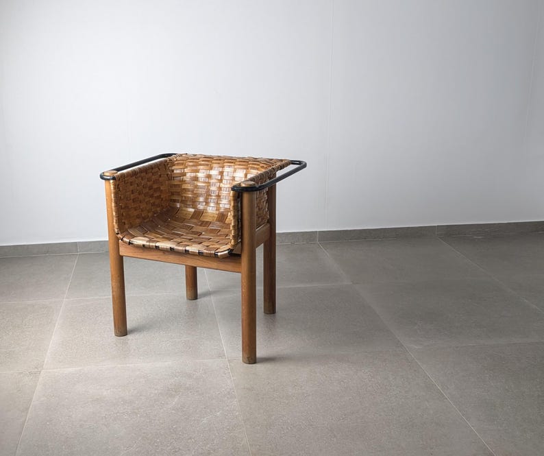 Handcrafted_Braided_Chestnut_Chair,_National_Crafts_Award,_Spain,_1980s
