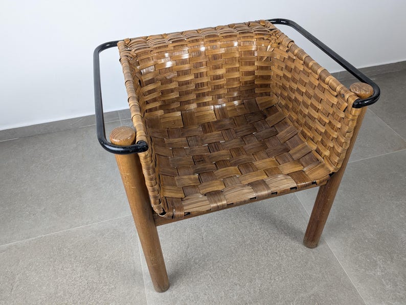 Handcrafted_Braided_Chestnut_Chair,_National_Crafts_Award,_Spain,_1980s