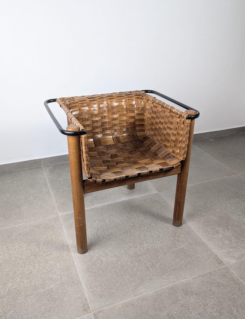 Handcrafted_Braided_Chestnut_Chair,_National_Crafts_Award,_Spain,_1980s