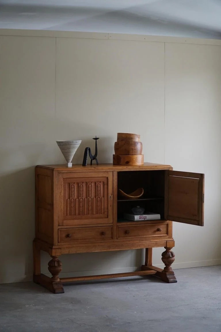 Handcrafted_Cabinet_in_Oak,_Mid_Century,_Made_by_a_Danish_Carpenter_in_the_1950s