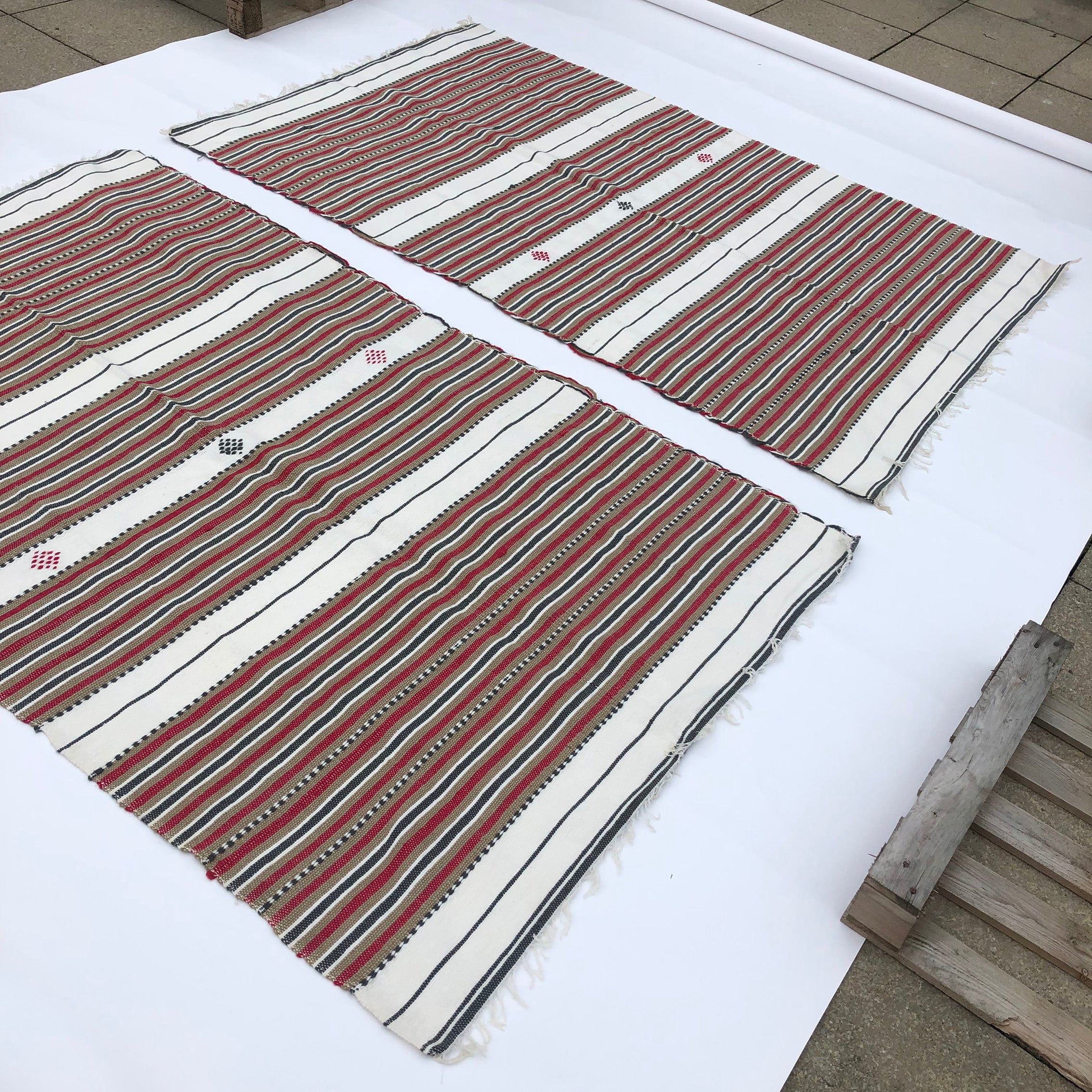 Kabylie_Handwoven_Wool_Rug_in_Tricolour_Stripes,_Algeria_1980s