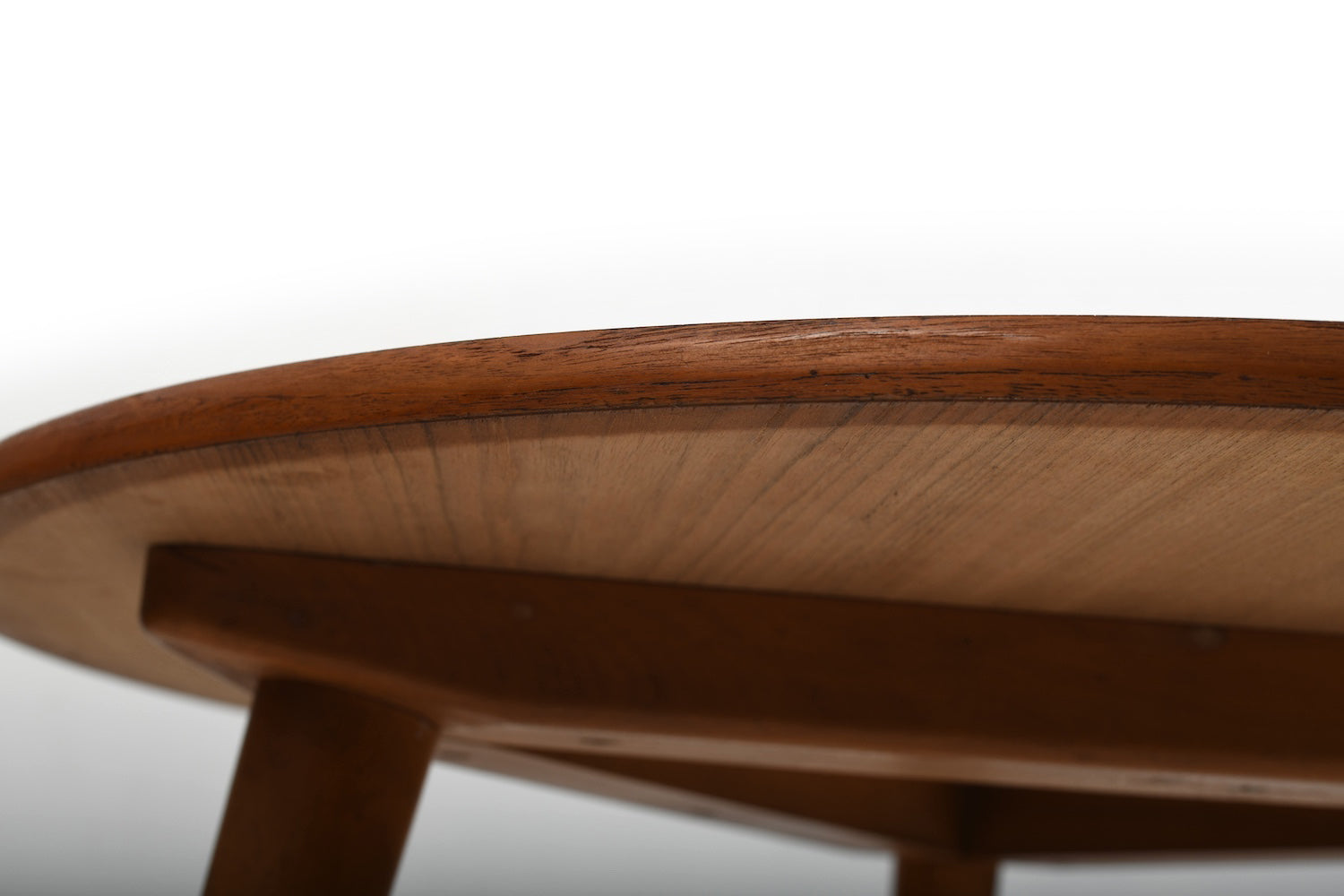 1950s_Round_Coffee_Table_Model_AT_8_by_Hans_J._Wegner_for_Andreas_Tuck,_Denmark