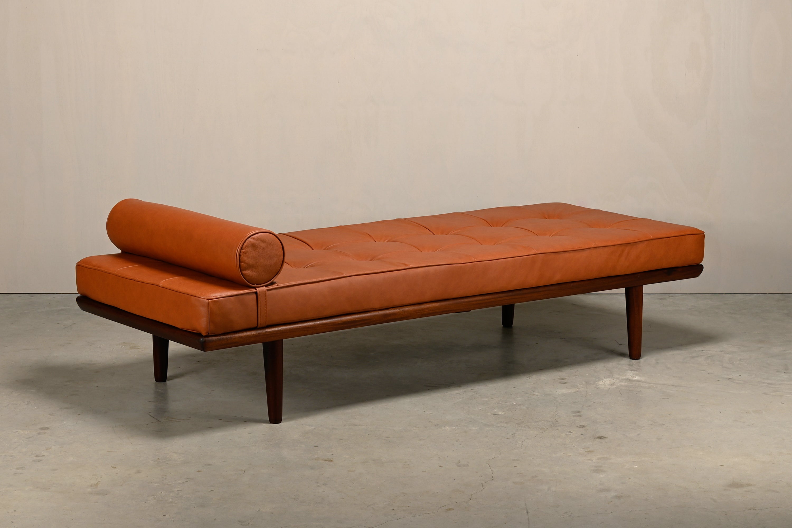 GE19_Teak_Daybed_by_Hans_J._Wegner_for_Getama,_Camel_Leather_Upholstery,_Denmark,_1960s