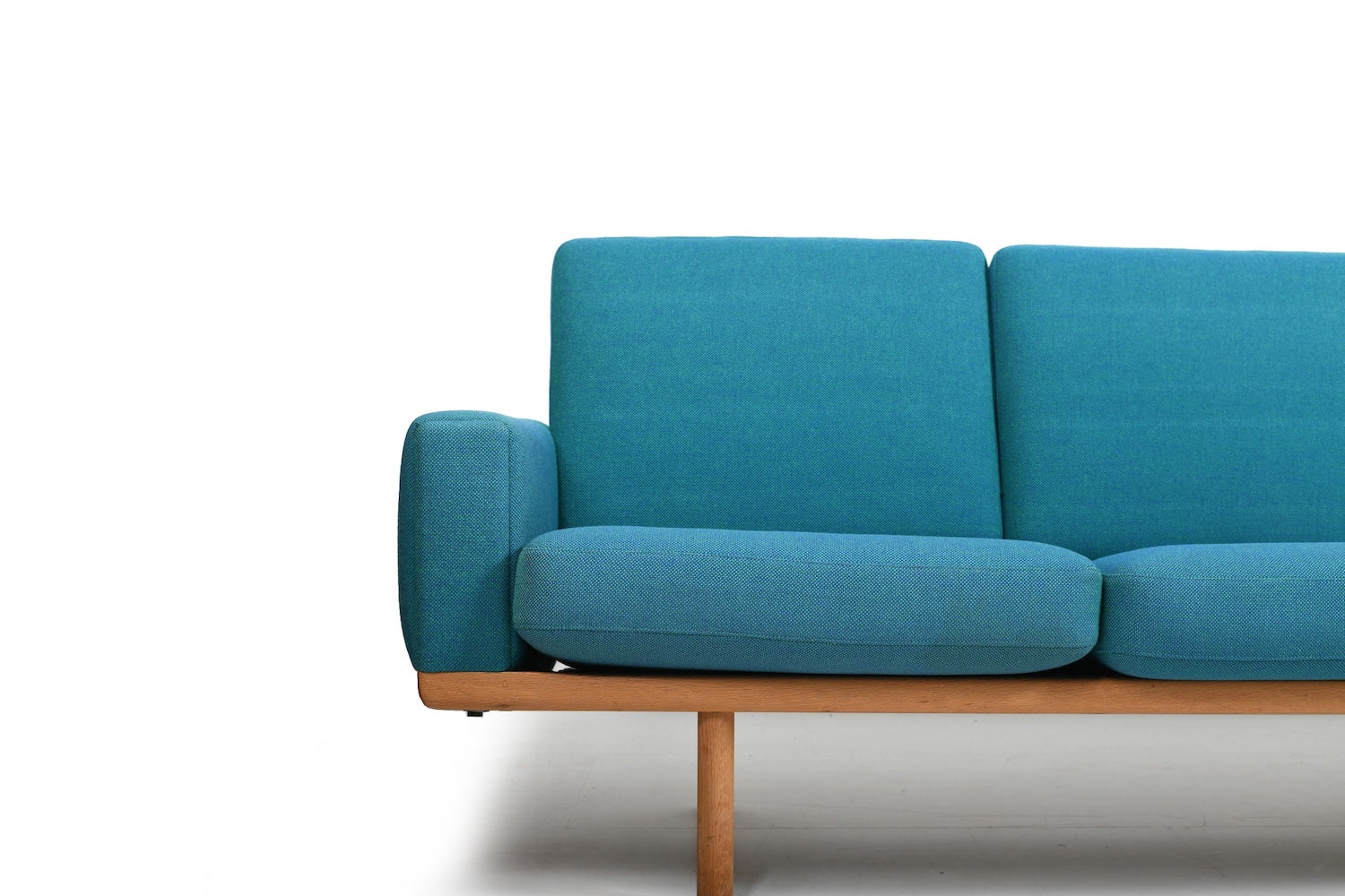 Hans_J._Wegner_GE-236/4_Sofa_Getama_Denmark_1960s