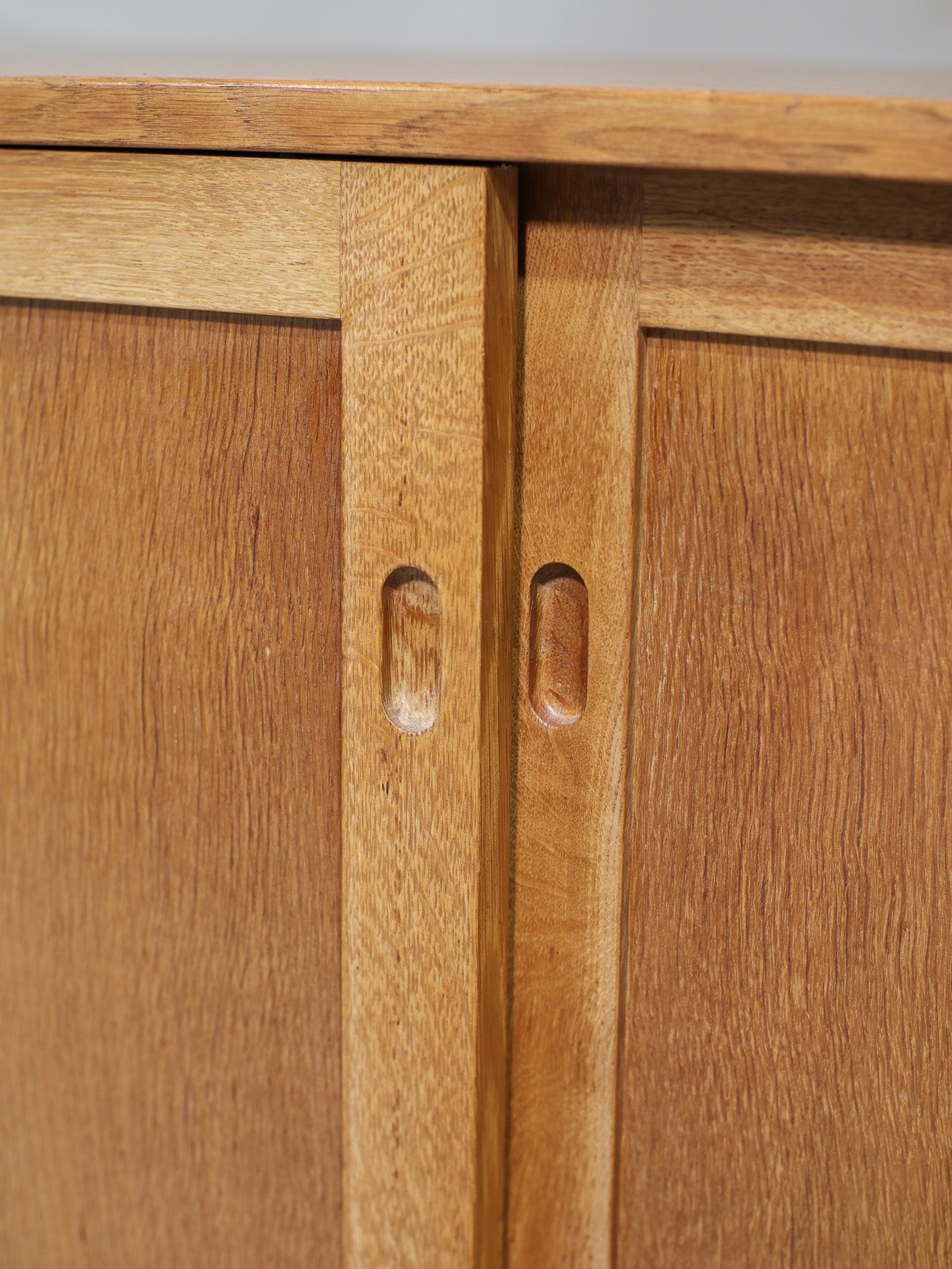 Hans_J._Wegner_sideboard_oak_Ry_Møbler_Danish