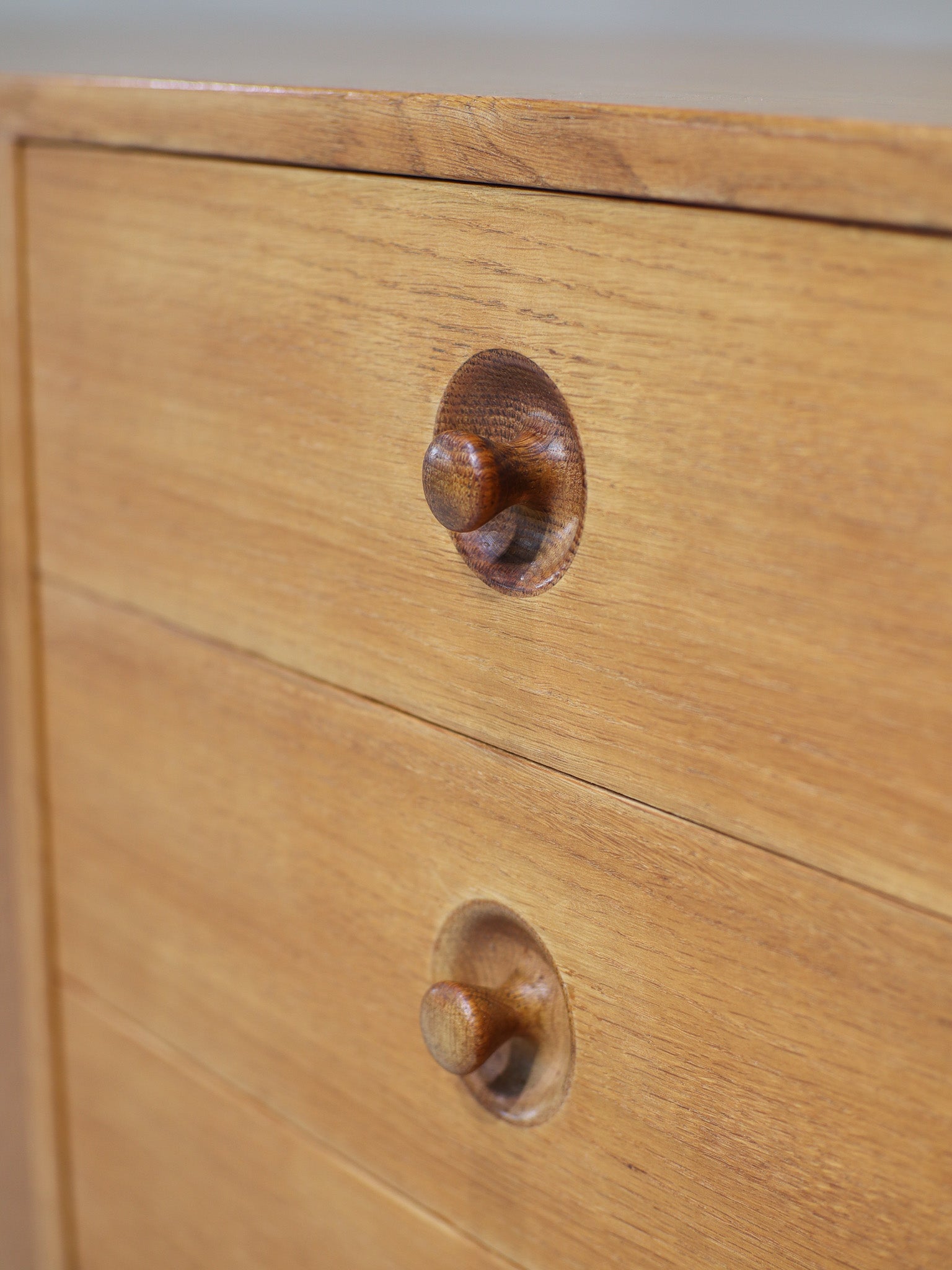 Hans_J._Wegner_sideboard_oak_Ry_Møbler_Danish