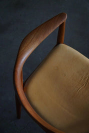 Hans_J._Wegner_“The_Chair”_JH501_in_Teak_and_Leather,_Denmark_1950s