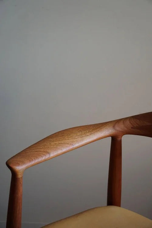 Hans_J._Wegner_“The_Chair”_JH501_in_Teak_and_Leather,_Denmark_1950s