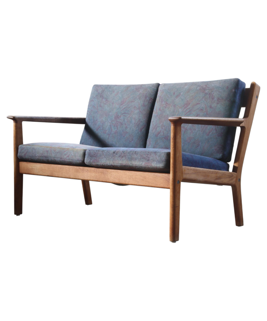 Hans_J._Wegner_Two-Seater_Oak_Sofa_for_Getama_with_Original_Spring_Cushions,_Danish_Mid-Century