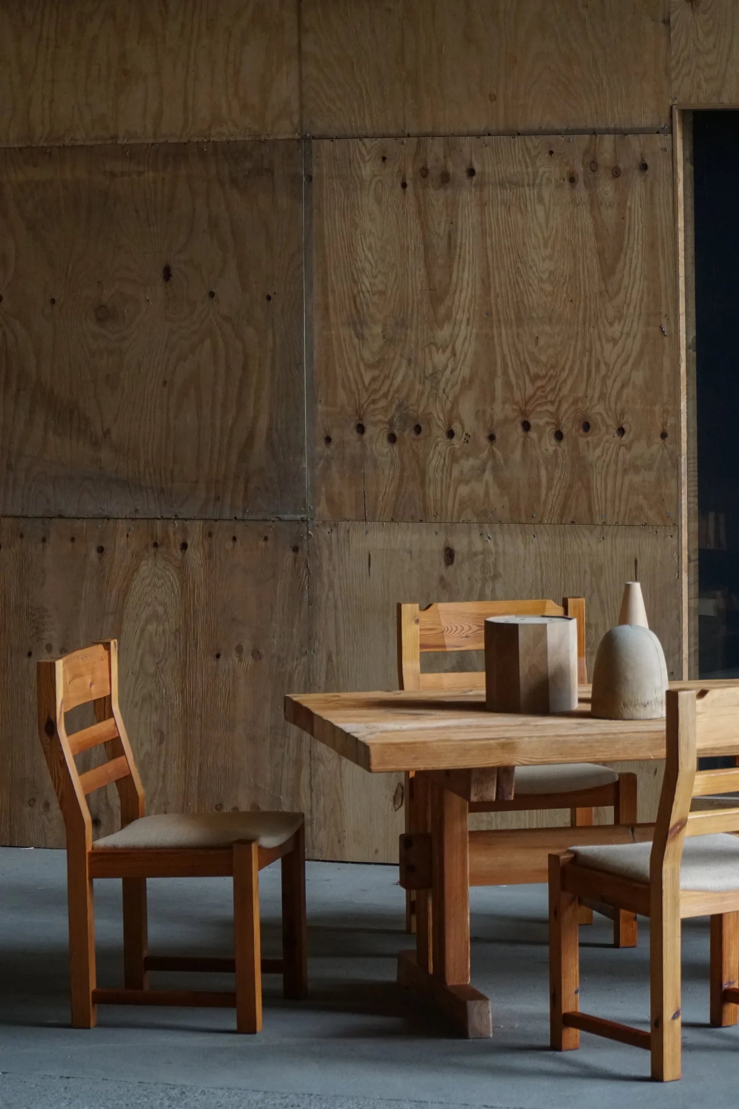 Hans_Jørgen_Frydendal_Brutalist_Pine_Dining_Table,_Denmark_1970s