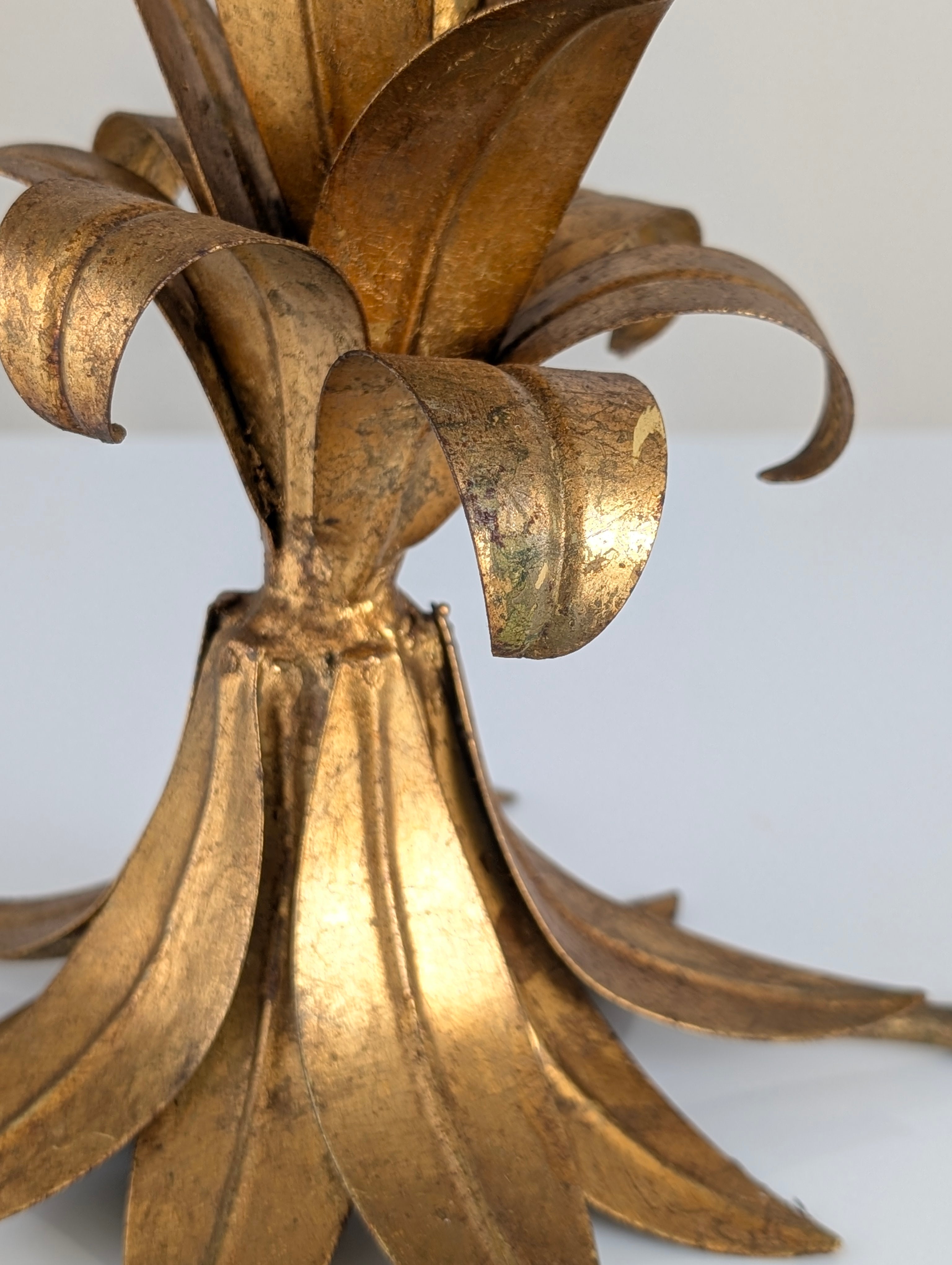 Hans_Kögl_Gilt_Metal_Palm_Tree_Table_Lamp,_Sculptural_Design,_1970s