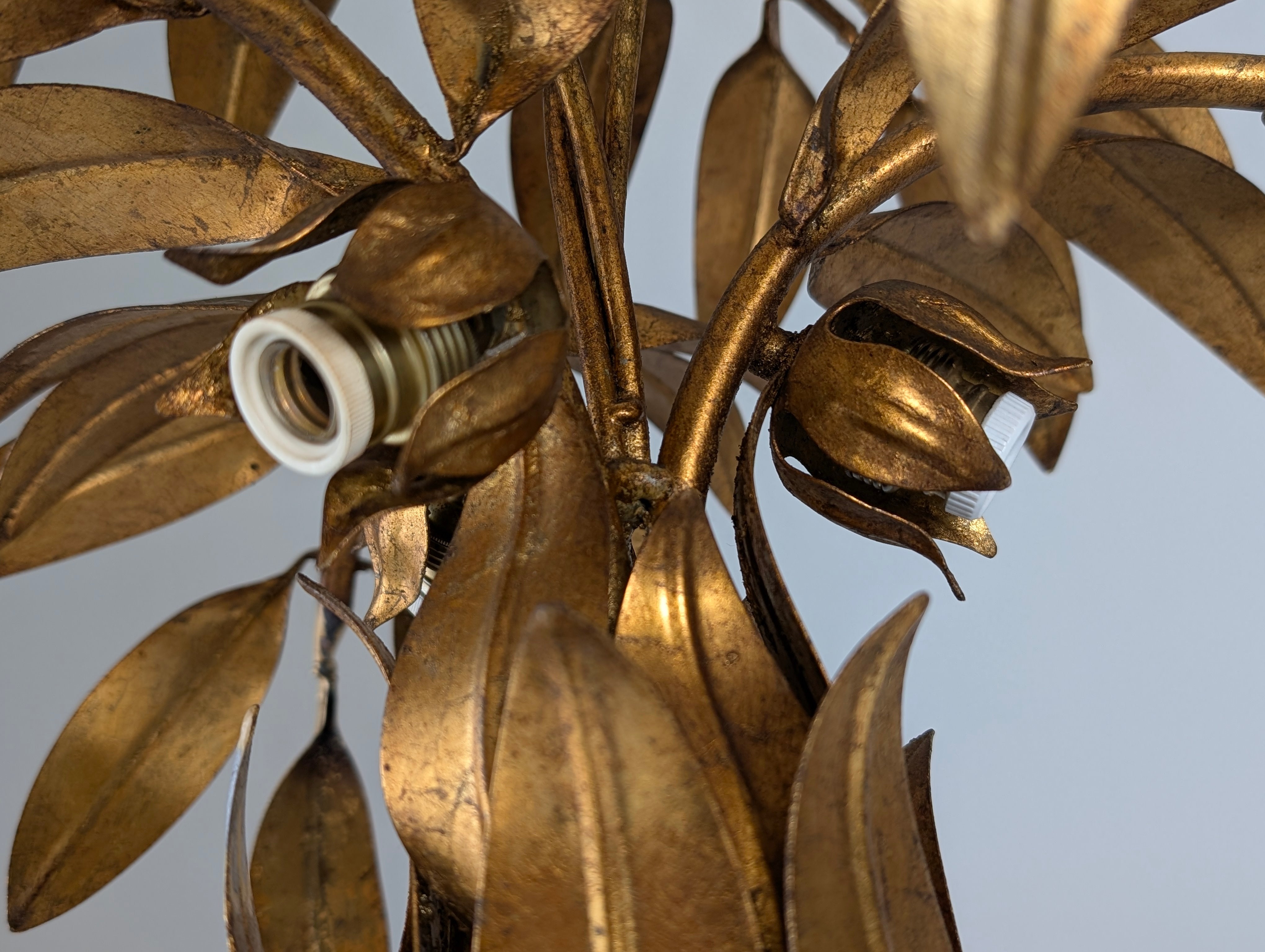 Hans_Kögl_Gilt_Metal_Palm_Tree_Table_Lamp,_Sculptural_Design,_1970s